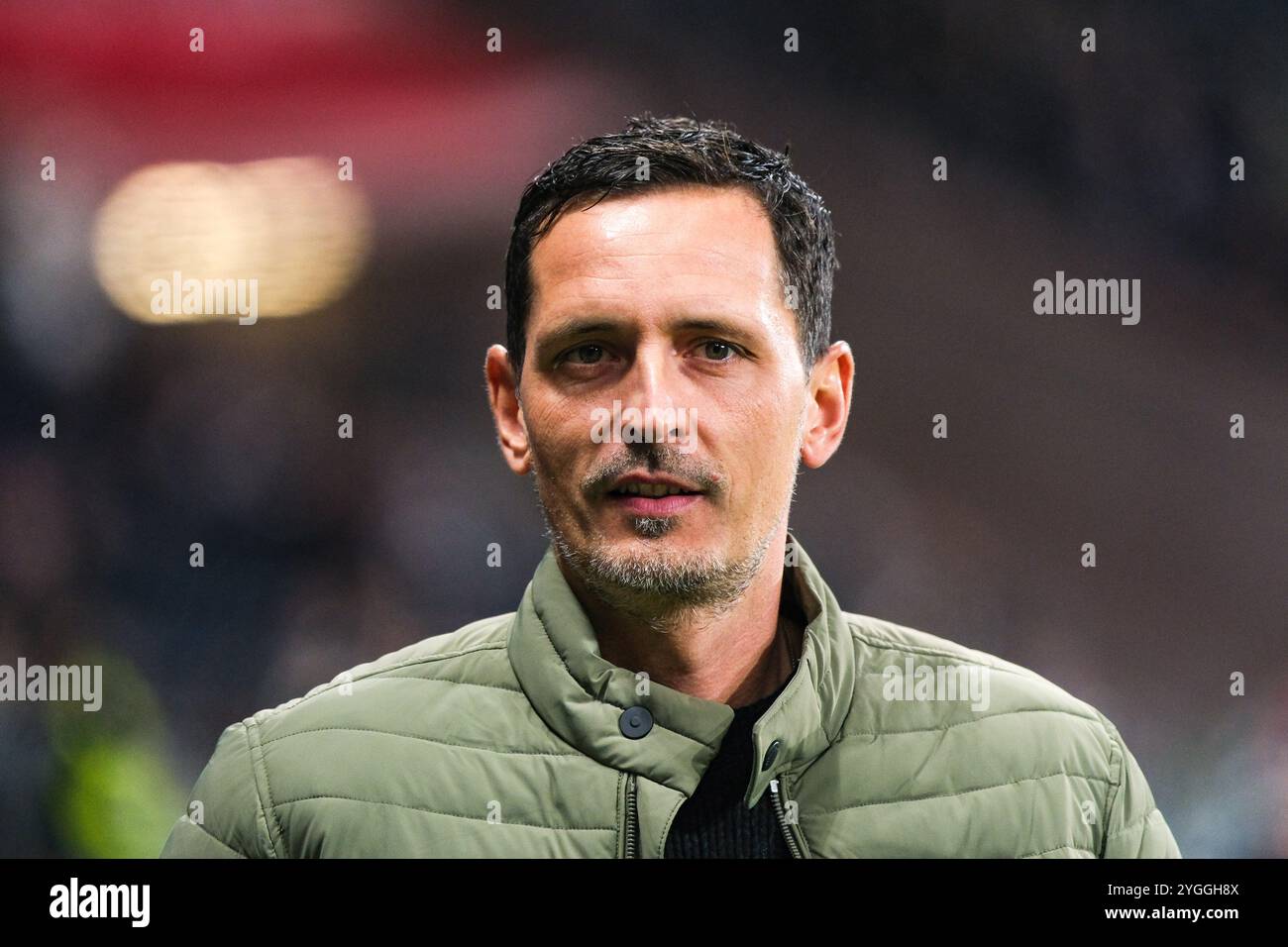 Dino Toppmoeller (Eintracht Frankfurt, Trainer) vor dem Spiel, GER, Eintracht Frankfurt gegen SK Slavia Prag, Fussball, UEFA Europa League, 4. Spieltag, Spielzeit 2024/25, 07.11.2024. Foto: Eibner-Pressefoto/Florian Wiegand Stockfoto