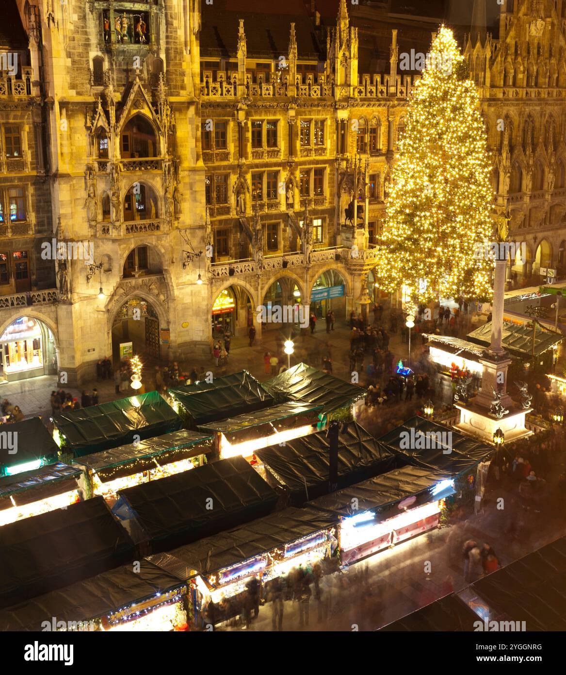 Luftaufnahme von München mit Weihnachten Markt, Deutschland. Stockfoto