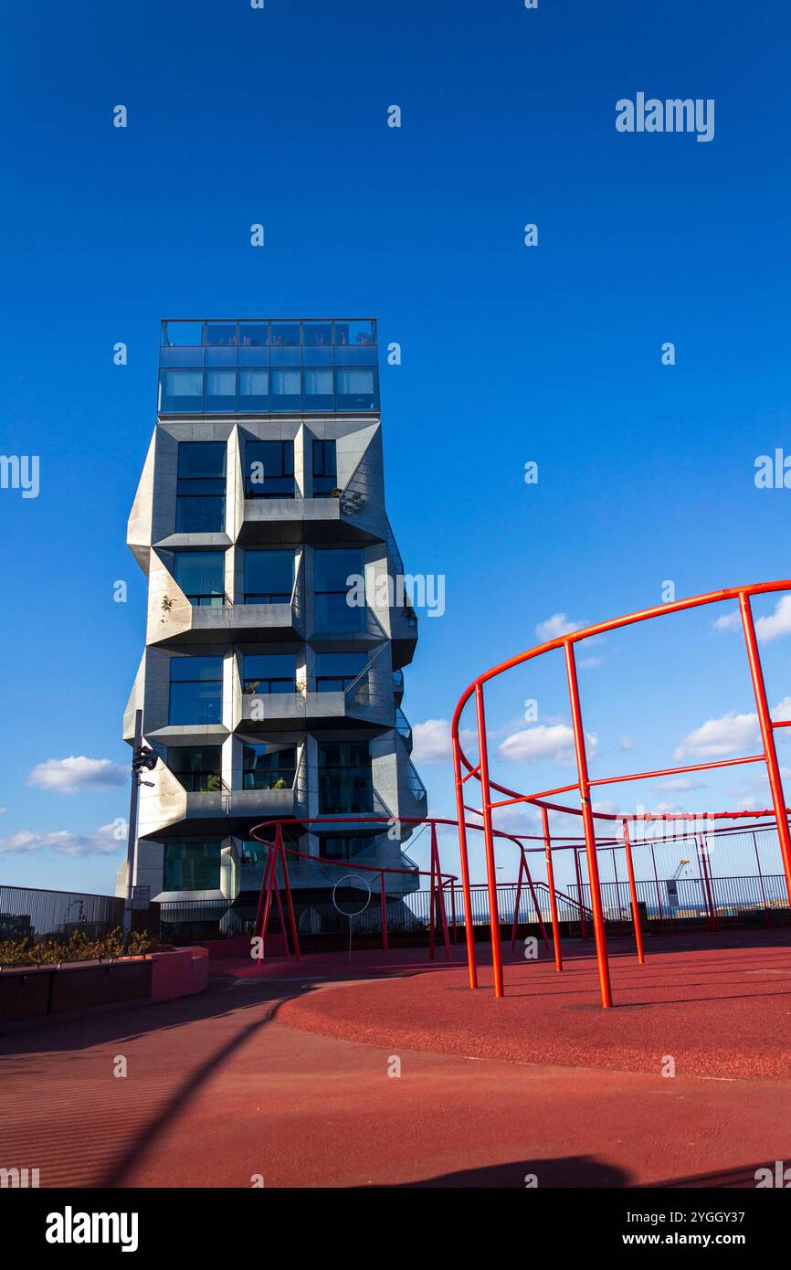 Konditaget Luders, Park and Play Dachspielplatz mit Fitnessstudio im Freien auf einem Parkplatz über der Hafenlandschaft von Kopenhagen, Nordhavn, Dänemark Stockfoto