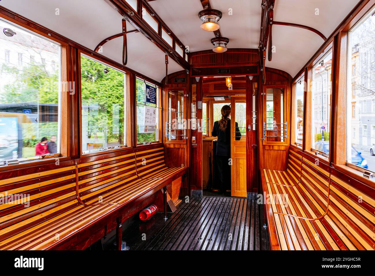 Innenausstattung der Vintage Tram 42. Prag City Tourismus. Prag, Tschechische Republik, Europa Stockfoto