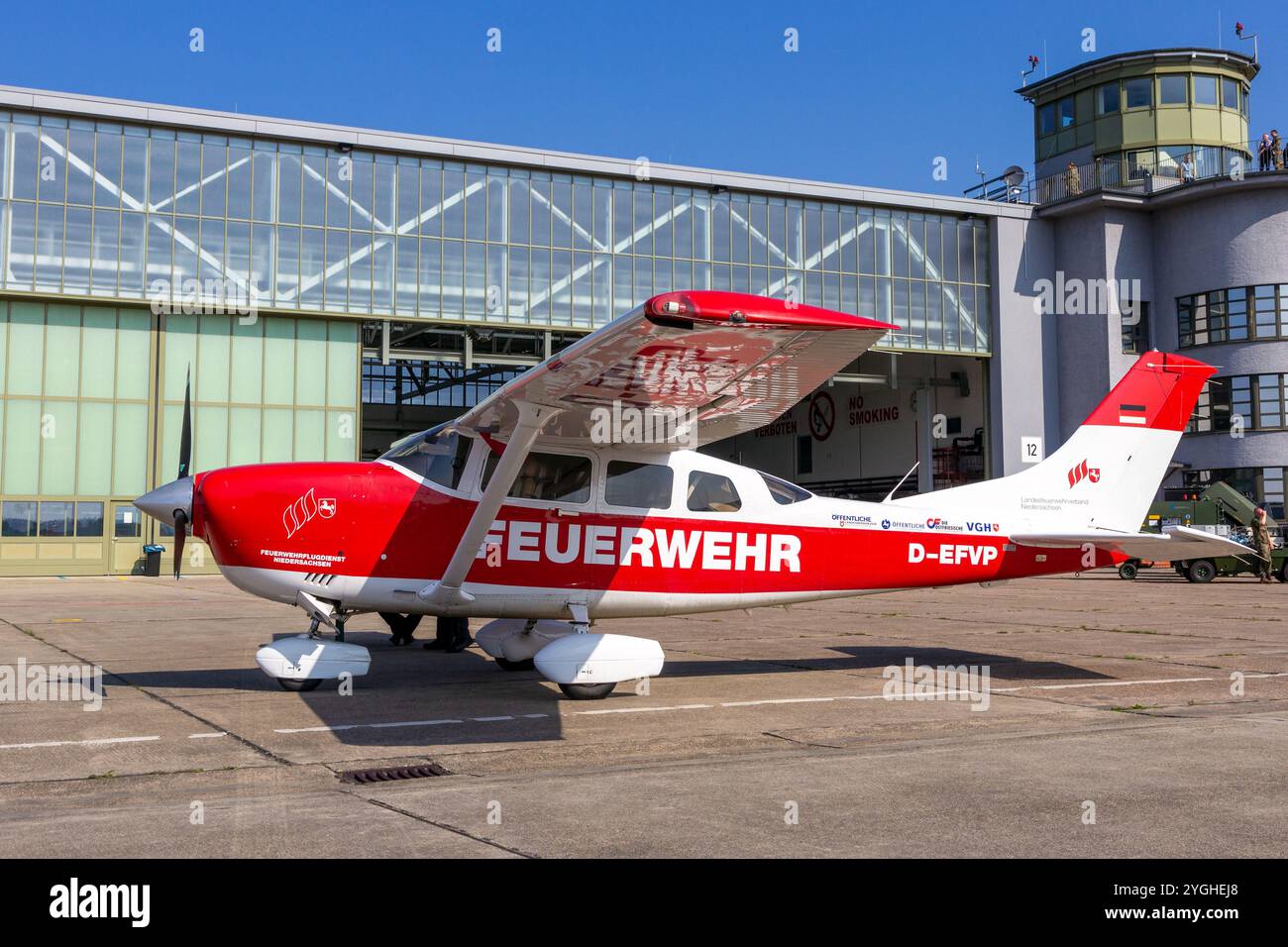 Cessna 206H Stationair Flugzeuge der deutschen Feuerwehr Niedersachsen. Fassberg, Deutschland - 8. Juni 2024 Stockfoto