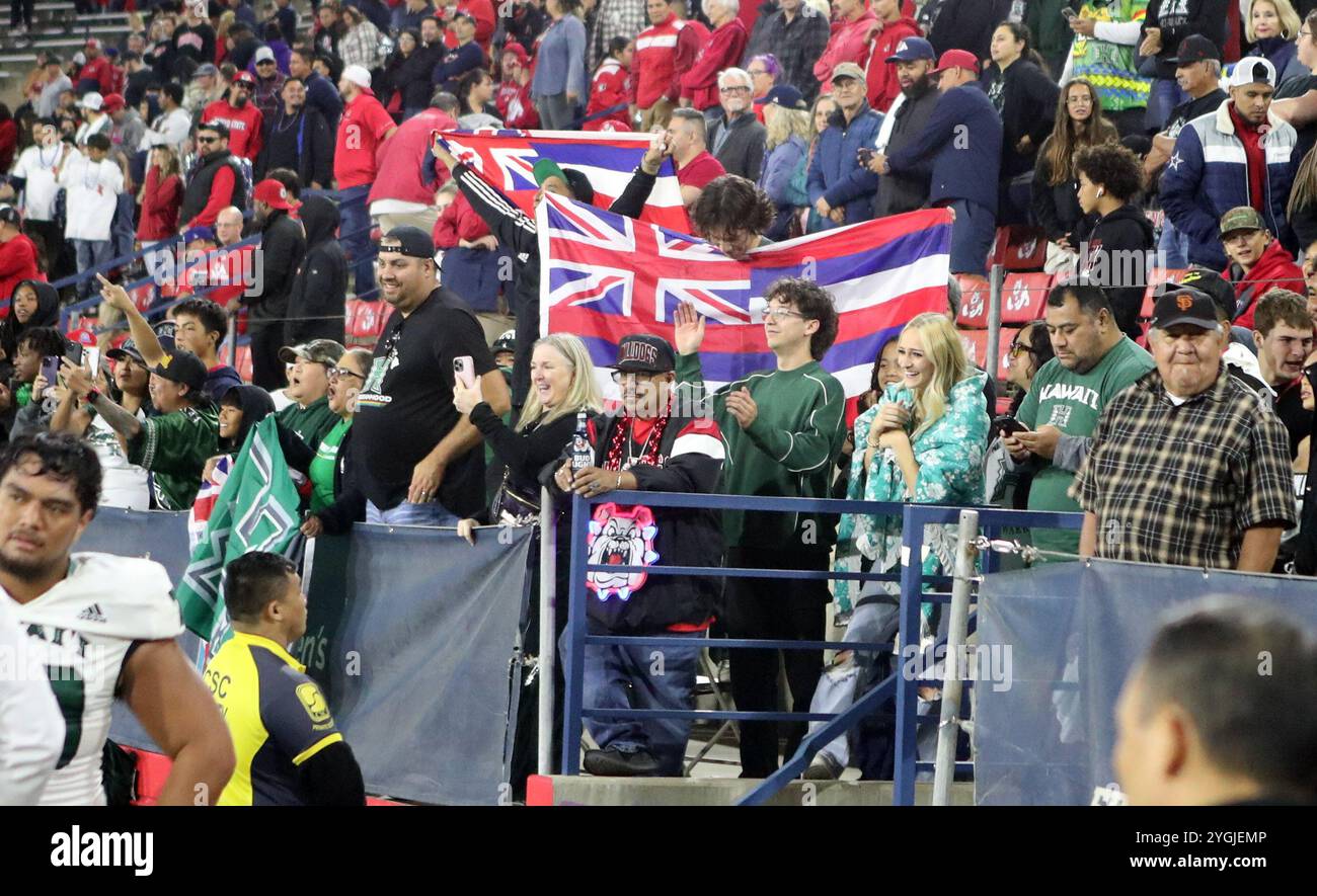 2. November 2024: Hawaii-Fans während eines Spiels zwischen den Fresno State Bulldogs und den Hawaii Rainbow Warriors im Valley Children's Stadium in Fresno, KALIFORNIEN, Michael Sullivan/CSM Stockfoto