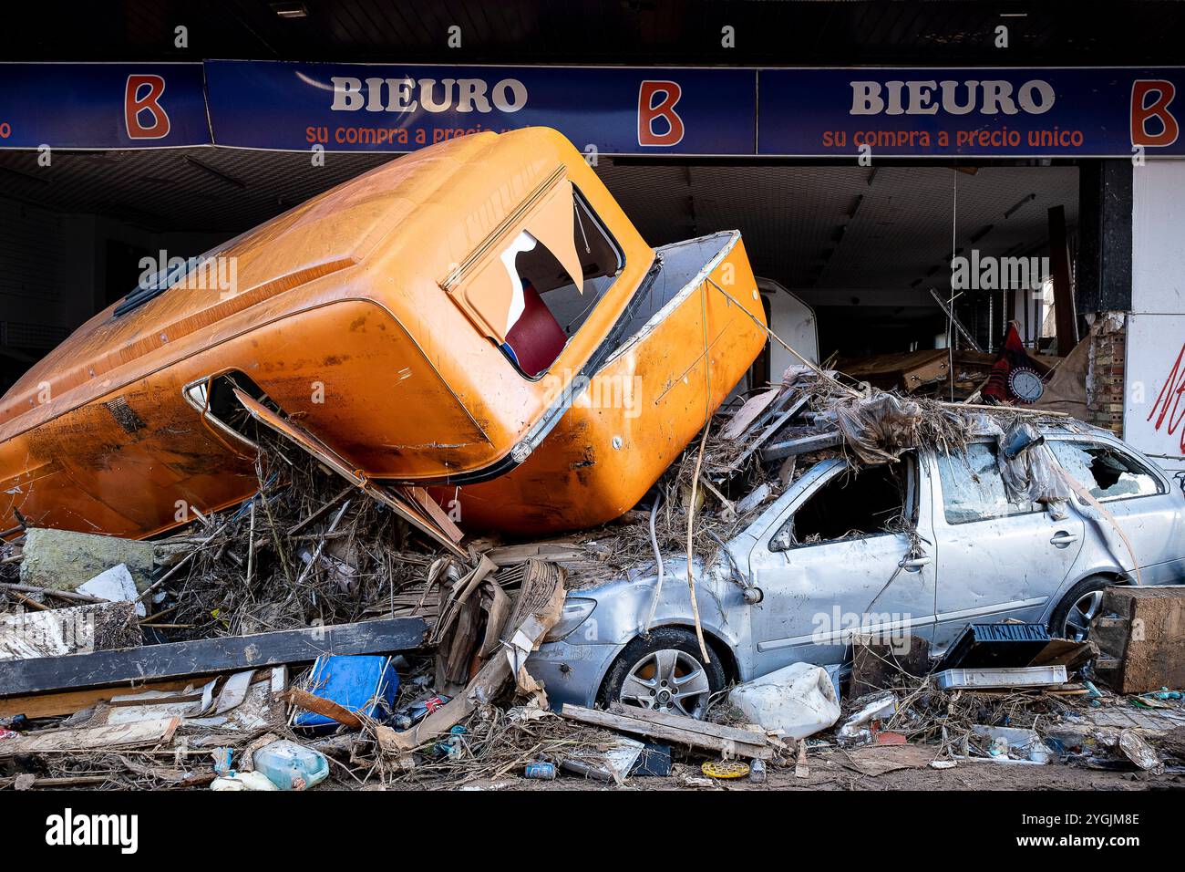 Auswirkungen der DANA-Überschwemmungen vom 29. Oktober 2024 in AV Gomez Ferrer, Sedavi, Comunidad de Valencia, Spanien Stockfoto