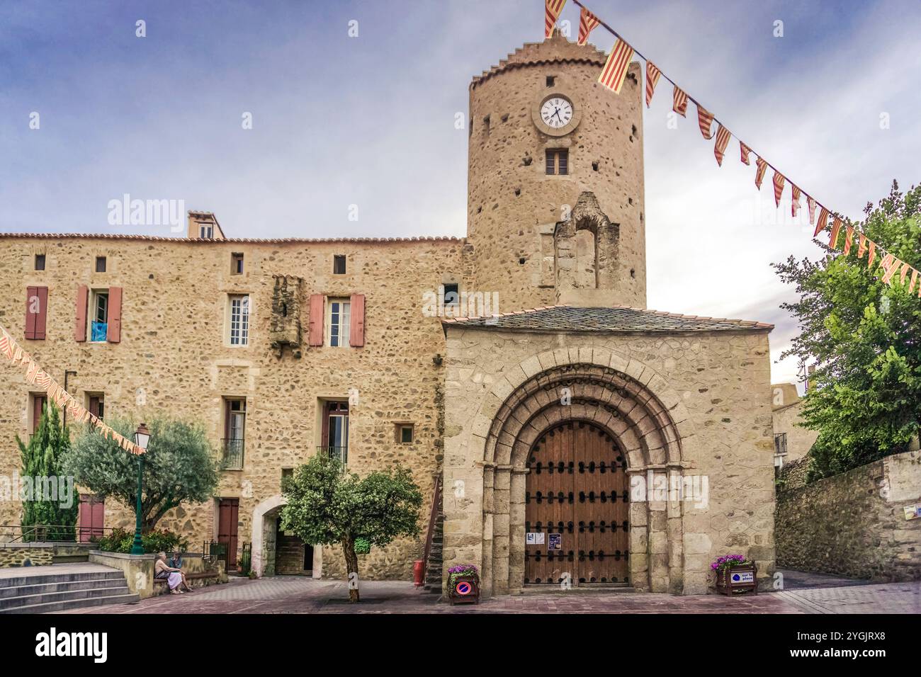 Die Kirche Sainte Marie de Molitg wurde erstmals 1024 erwähnt. Die romanische Kirche wurde am Ende des XII. Und Anfang des XIII. Vollendet Stockfoto