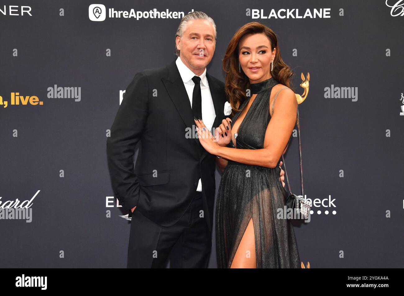 Verona Pooth mit Ehemann Franjo Pooth bei der 76. Bambi-Verleihung 2024 in den Bavaria Filmstudios. München, 07.11.2024 Stockfoto