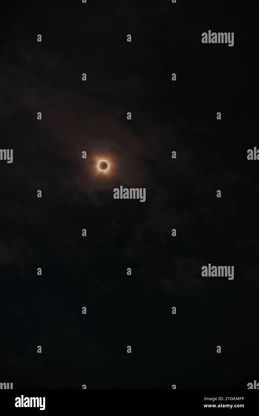 Die große amerikanische Eclipse von 2024 wurde vor Austin, Texas, aufgenommen. Stockfoto