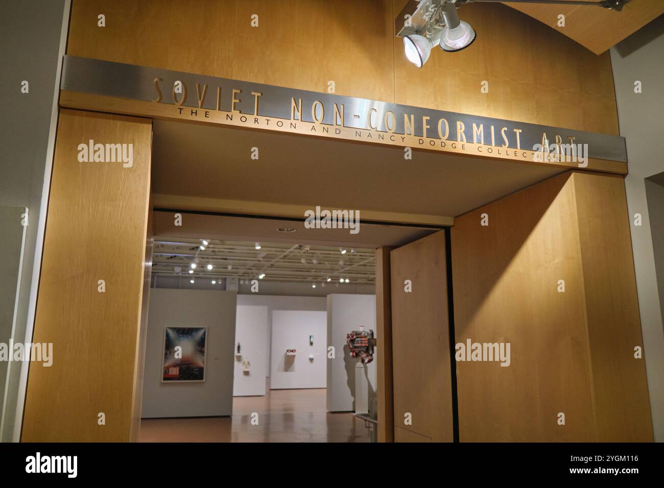 Eintritt in die Norton Nacy Dodge Sammlung nichtkonformistischer russischer, sowjetischer Kunst. Im Zimmerli Art Museum der Rutgers University in New Jersey. Stockfoto