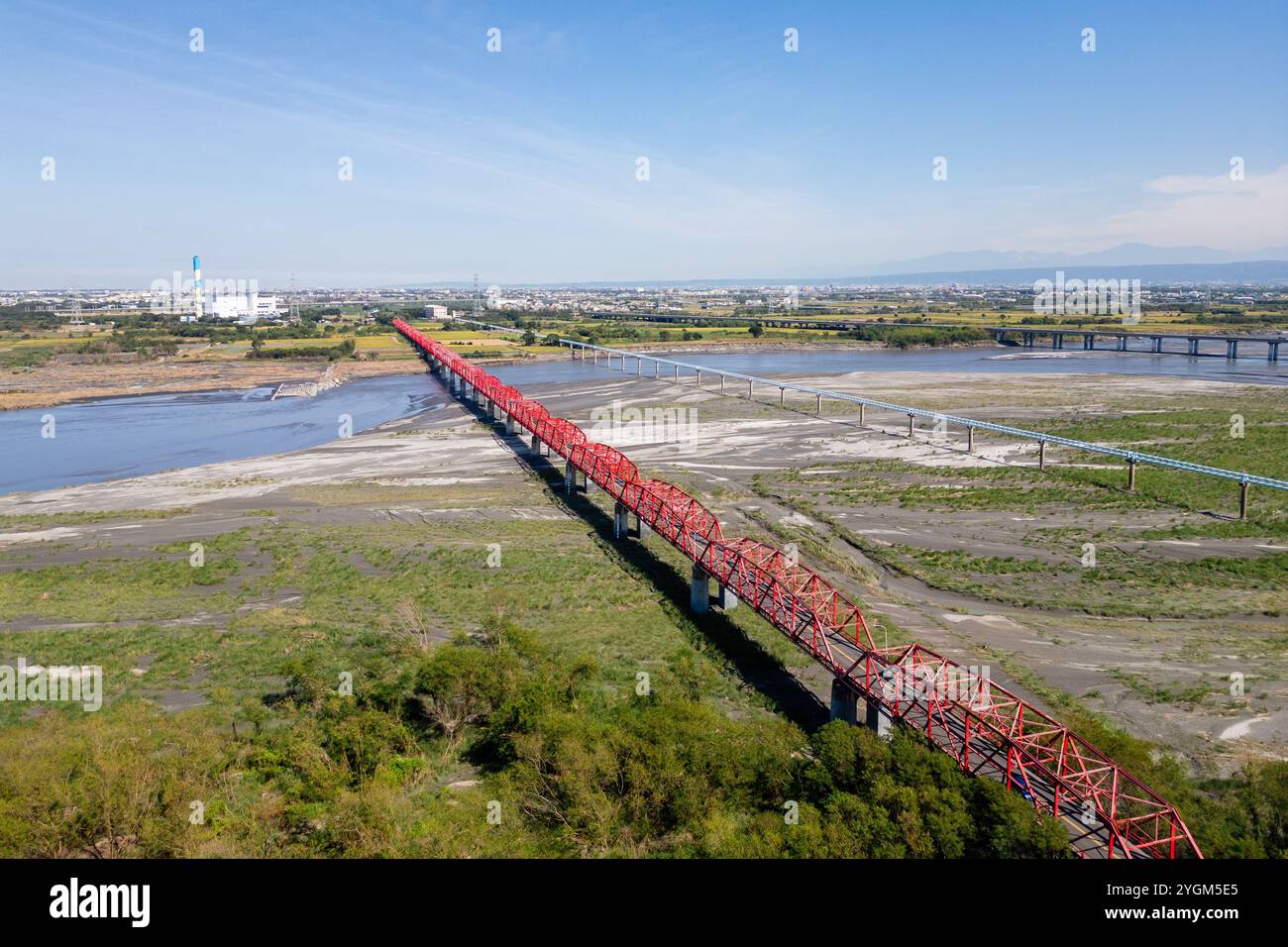 Luftaufnahme der Xiluo Steel Bridge in der Gemeinde Xiluo in Yunlin, Taiwan Stockfoto