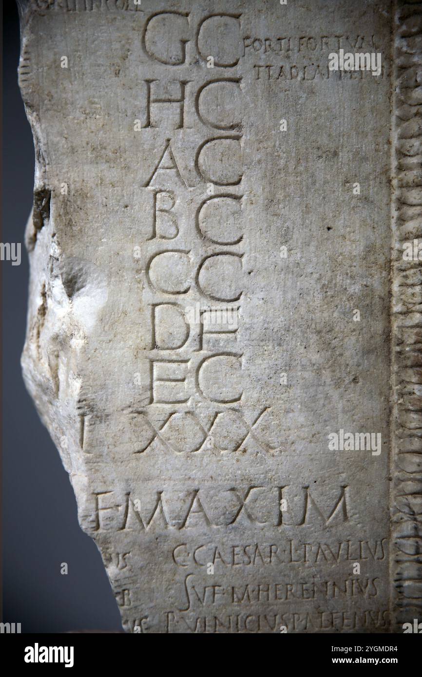 Die Fasti der Vici Magistrates, Liste der Magistrate eponimi zwischen 43 v. Chr. und 3 n. Chr. Nationales Römisches Museum (Diokletianbäder). Rom. Italien Stockfoto