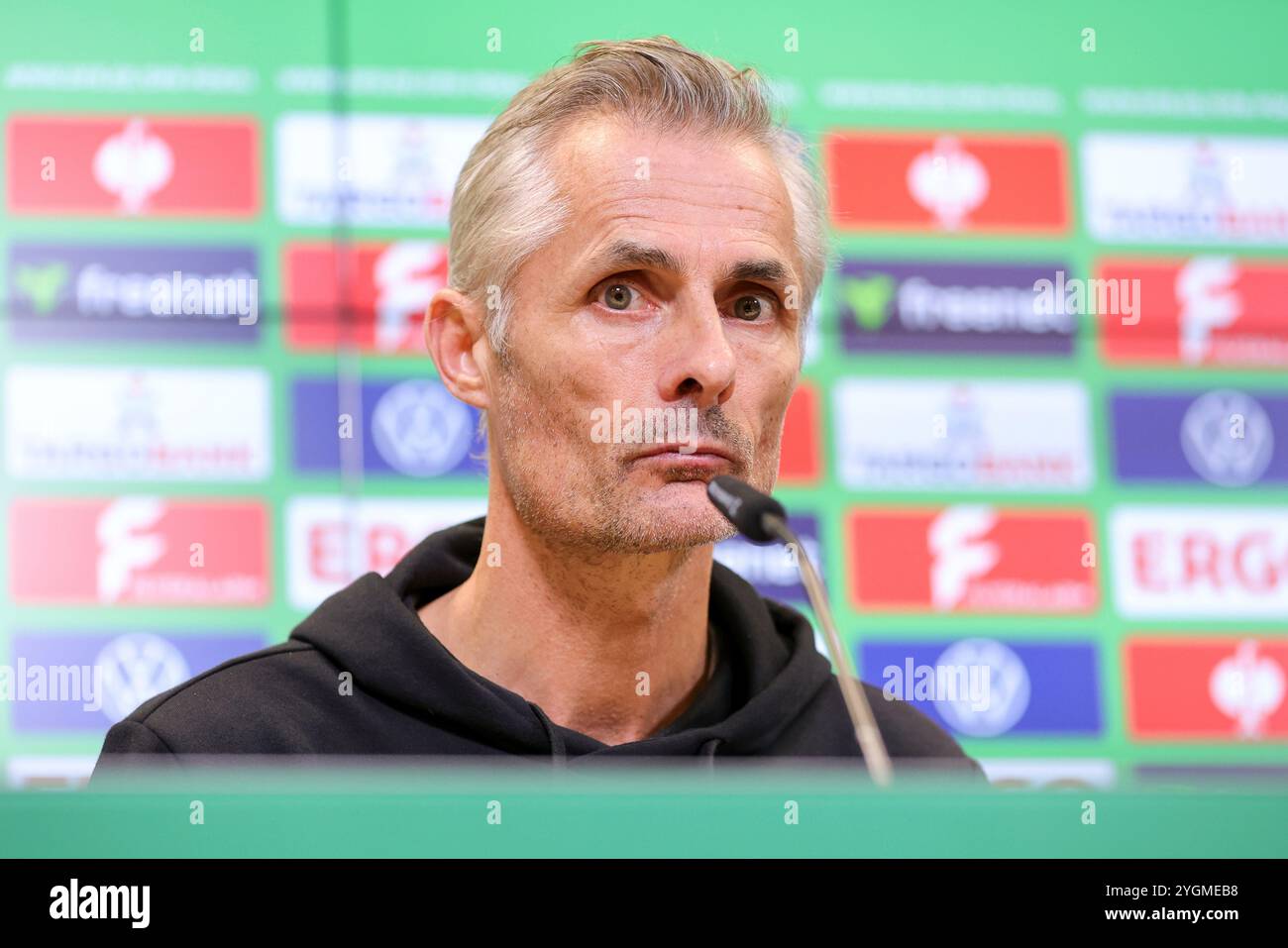 Augsburg, Deutschland. Oktober 2024. firo: 29.10.2024, Fußball, DFB-Pokal, Saison 2024/2025, 2. Pokalrunde, FC Augsburg - FC Schalke 04, Credit: dpa/Alamy Live News Stockfoto