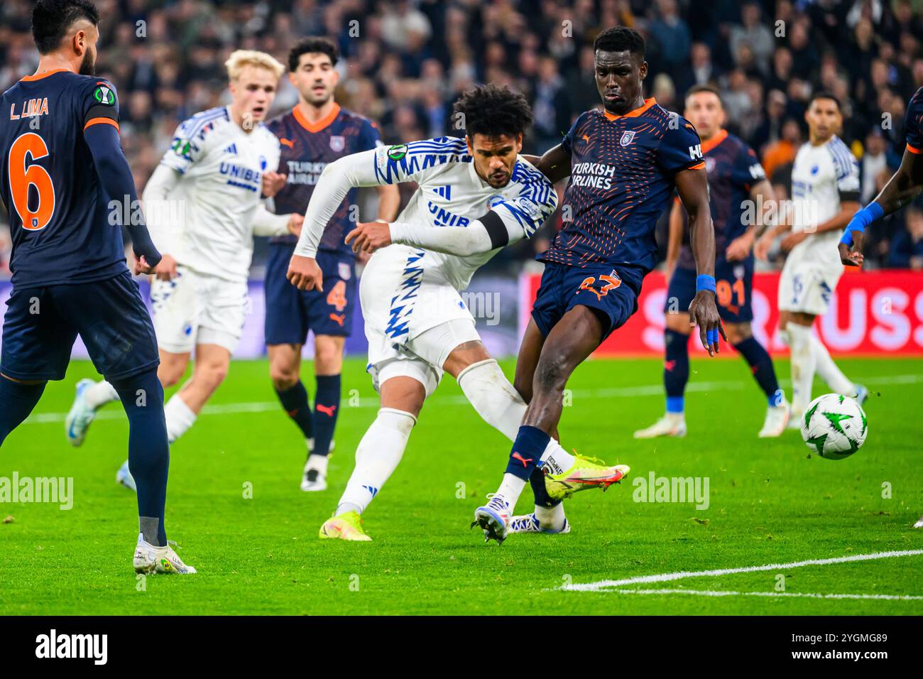 9 (FCK) - Deutsch Onugkha, 27 (IBA) - Ousseynou Ba. Europa Conference League: FC København vs İstanbul Başakşehir F.K. - 07.11.2024. København, Dan Stockfoto