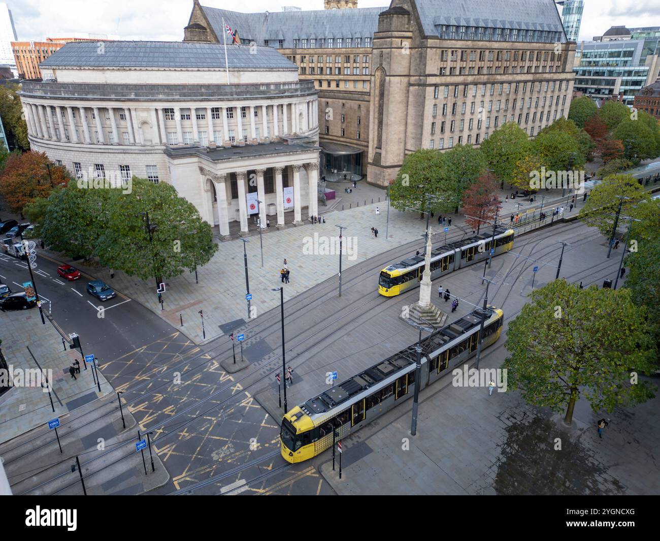 Manchester Central Library und Trams, England Stockfoto