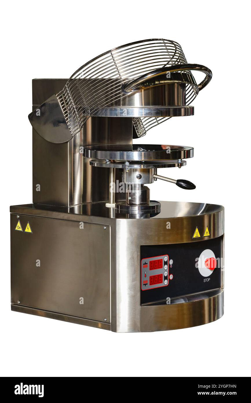 Moderne gewerbliche Frittiermaschine in professioneller Küche, die knusprige Snacks zubereitet Stockfoto