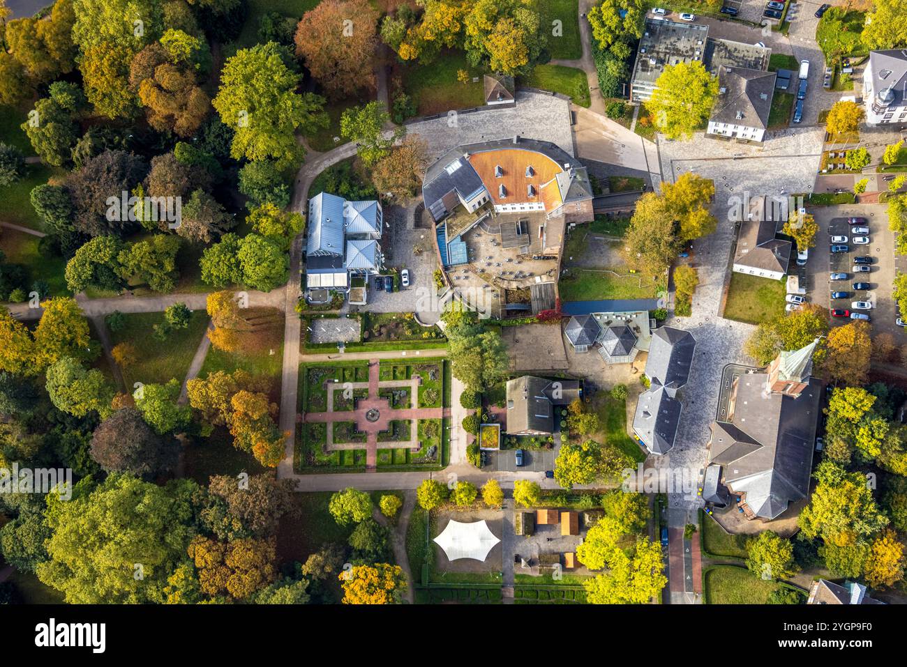 Luftbild, Moerser Schloss mit Museum, Park und Rosengarten, Moers, Moers, Ruhrgebiet, Nordrhein-Westfalen, Deutschland ACHTUNGxMINDESTHONORARx60xEURO *** Luftaufnahme, Schloss Moers mit Museum, Park und Rosengarten, Moers, Ruhrgebiet, Nordrhein-Westfalen, Deutschland ATTENTIONxMINDESTHONORARx60xEURO Stockfoto
