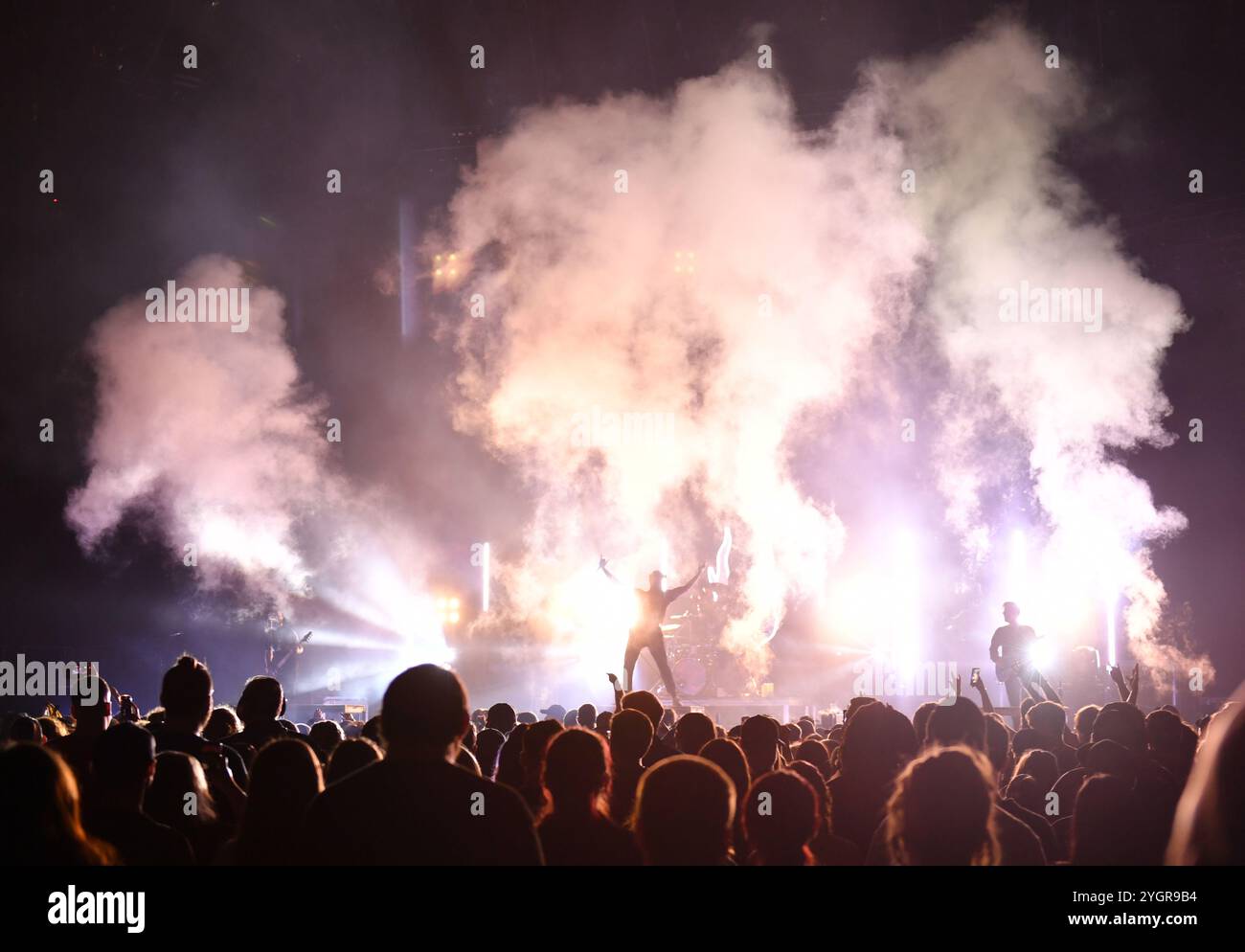 November 6, 2024, Norfolk, Virginia, USA: AUGUST BRENNT ROTE Felsen die Chartway Arena an der Old Dominion University in Norfolk, Virginia am 6. November 2024..Foto.Â ©Jeff Moore (Credit Image: © Jeff Moore/ZUMA Press Wire) NUR REDAKTIONELLE VERWENDUNG! Nicht für kommerzielle ZWECKE! Stockfoto