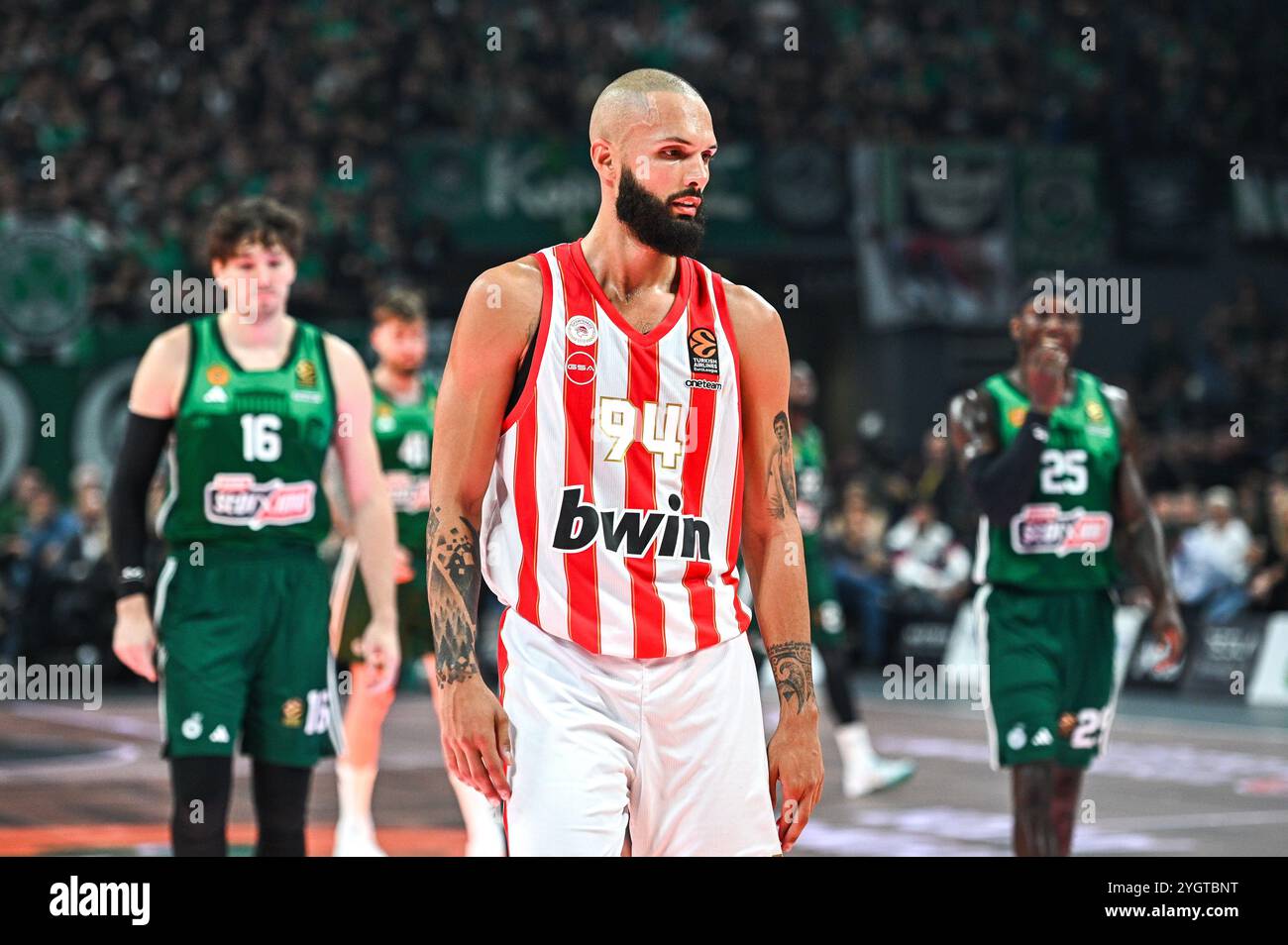 94 Evan Fournier von Olympiacos Piräus spielt während des 8. Runde-Spiels zwischen Panathinaikos AKTOR Athen und Olympiacos Piräus in der OAKA Altion Arena in Athen, Griechenland, am 8. November 2024. Stockfoto