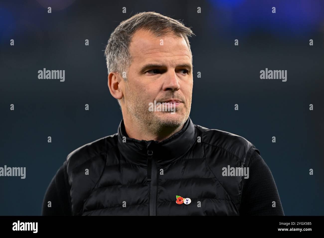 Robert Vilahamn Head Coach von Tottenham Hotspur vor dem Barclays Women's Super League Match Manchester City Women vs Tottenham Hotspur’s Women im Etihad Stadium, Manchester, Vereinigtes Königreich, 8. November 2024 (Foto: Cody Froggatt/News Images) Stockfoto