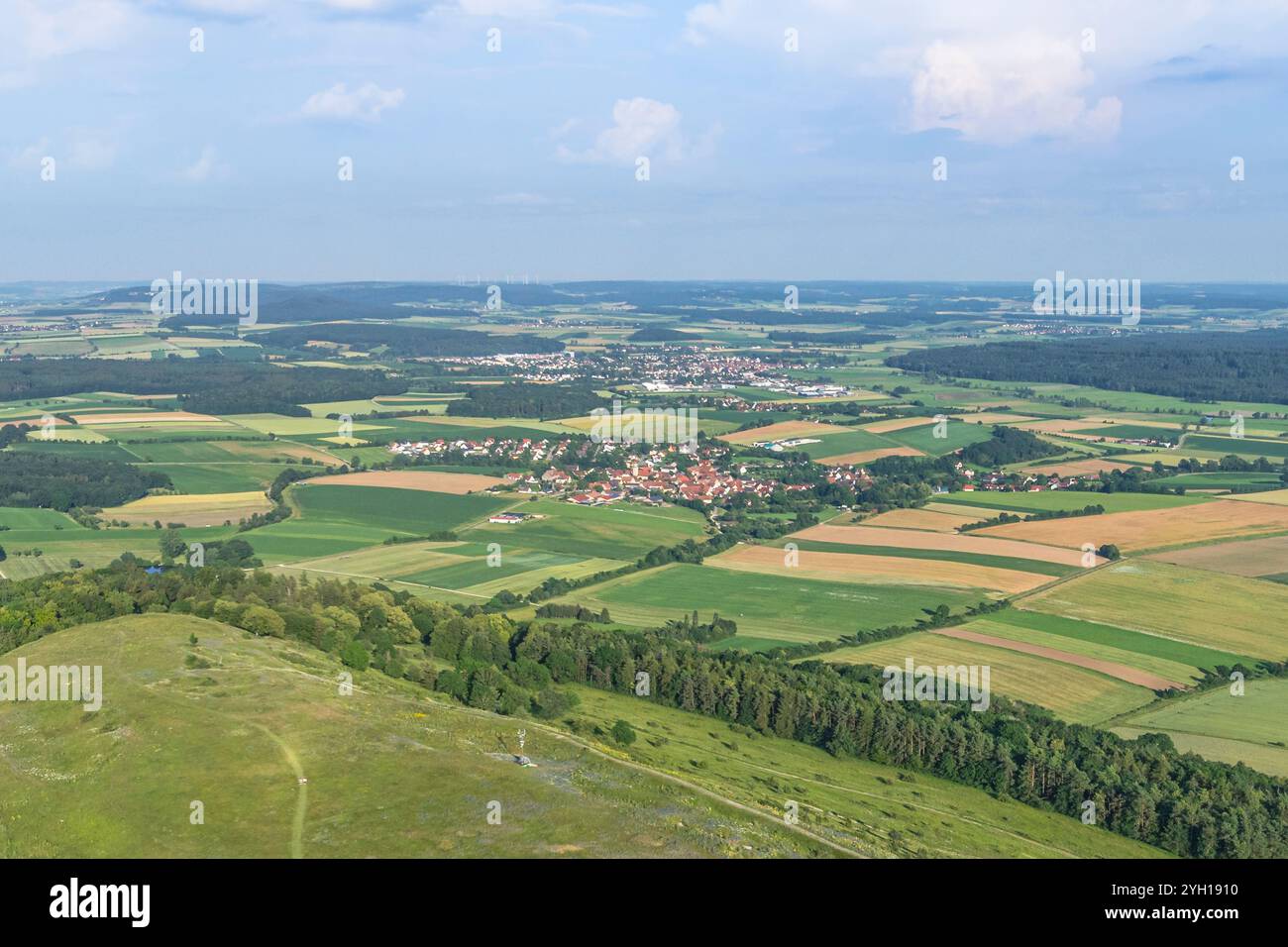 Sonniger Sommerabend im Erholungsgebiet Hesselberg bei Wassertrüdingen Stockfoto