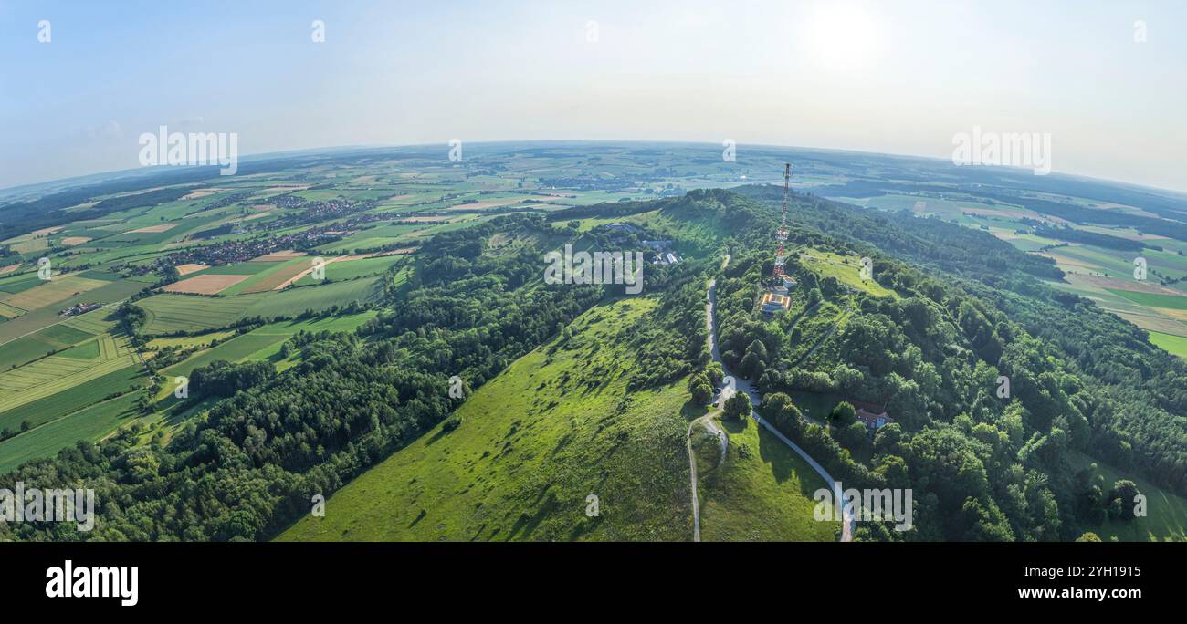 Sonniger Sommerabend im Erholungsgebiet Hesselberg bei Wassertrüdingen Stockfoto