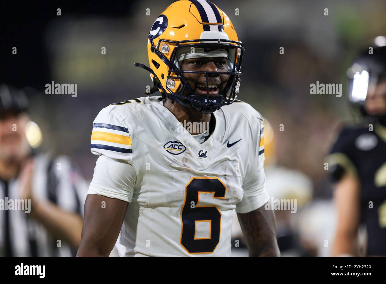 8. November 2024: Jonathan Brady (6) feiert ein großes Spiel während des NCAA-Fußballspiels zwischen den Kalifornien Stockfoto