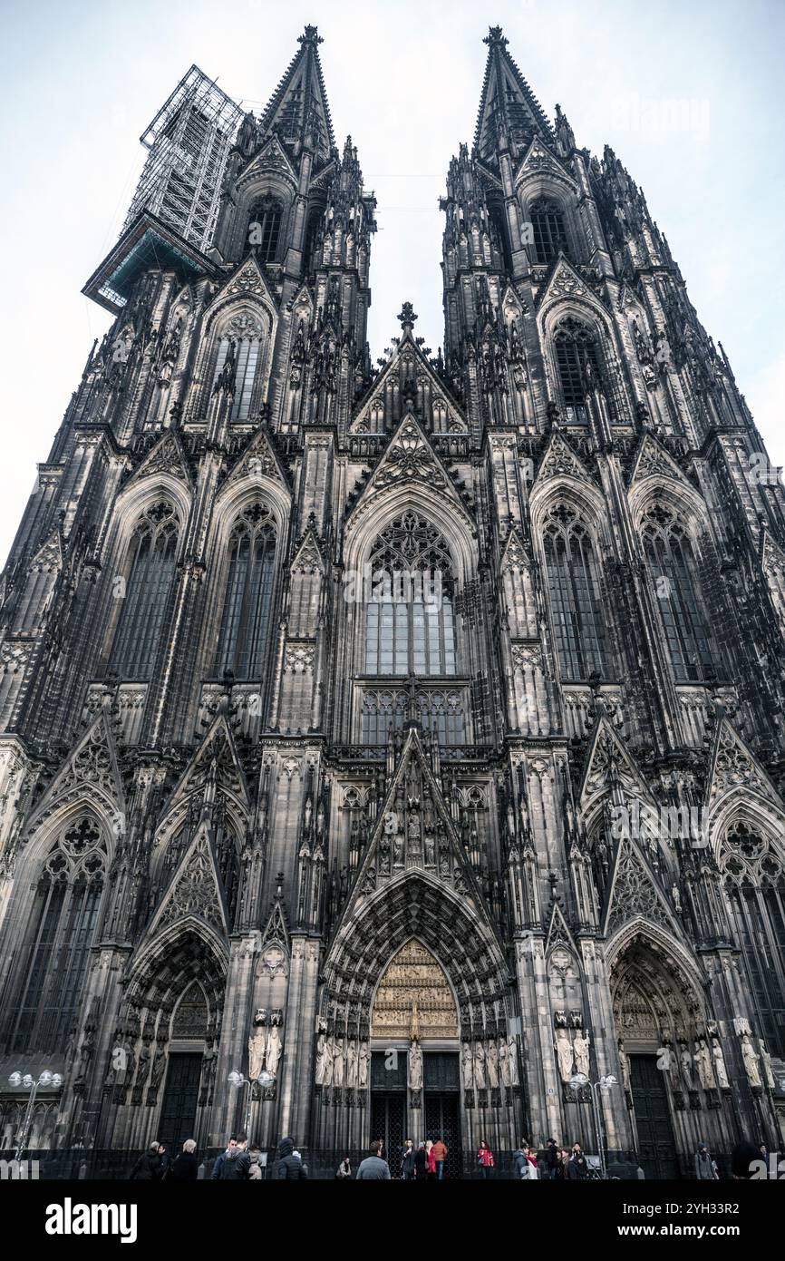 Die Fassade des Kölner Doms Stockfoto