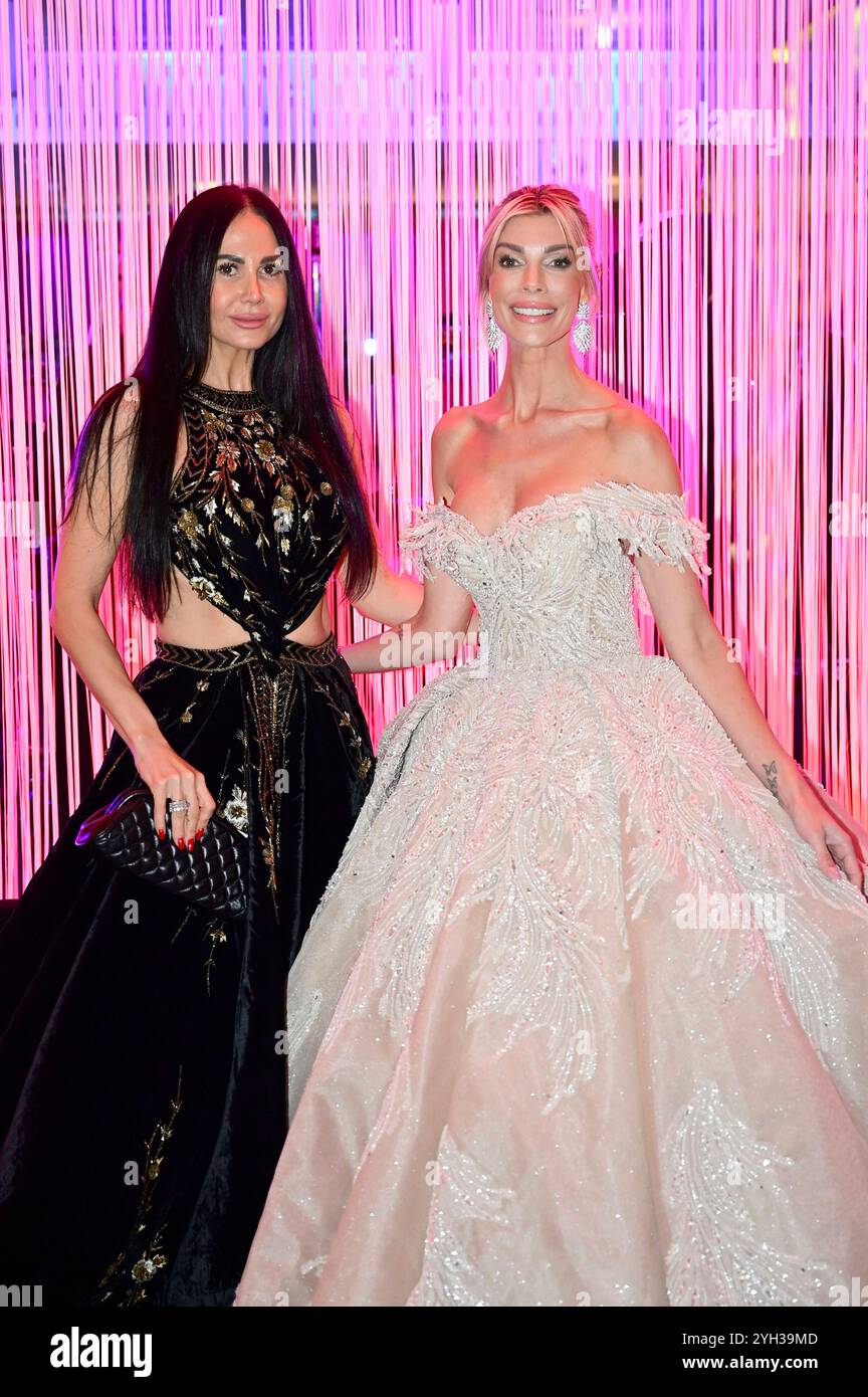 Rafaella Nussbaum und Annika Gassner beim 29. Leipziger Opernball 2024 in der Oper Leipzig. Leipzig, 08.11.2024 *** Rafaella Nussbaum und Annika Gassner beim 29 Leipziger Opernball 2024 an der Leipziger Oper Leipzig, 08 11 2024 Foto:XM.xWehnertx/xFuturexImagex opernball 4372 Stockfoto