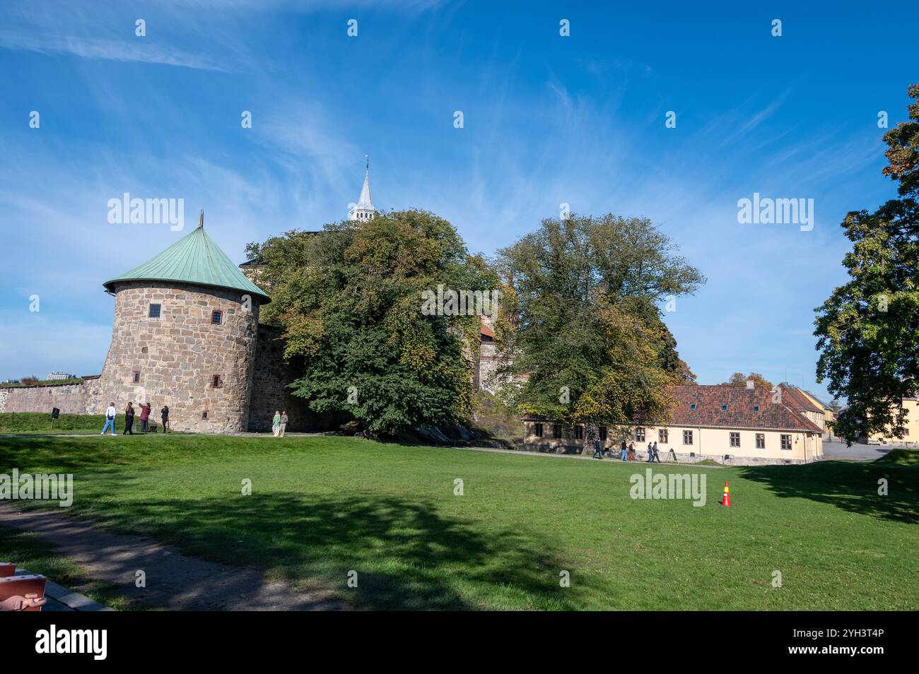 Der kreisförmige Mönchturm auf dem Gelände des 13. Jahrhunderts errichtete die mittelalterliche Akershus-Festung, auch bekannt als Oslo-Burg in Oslo, Norwegen. Die Stockfoto
