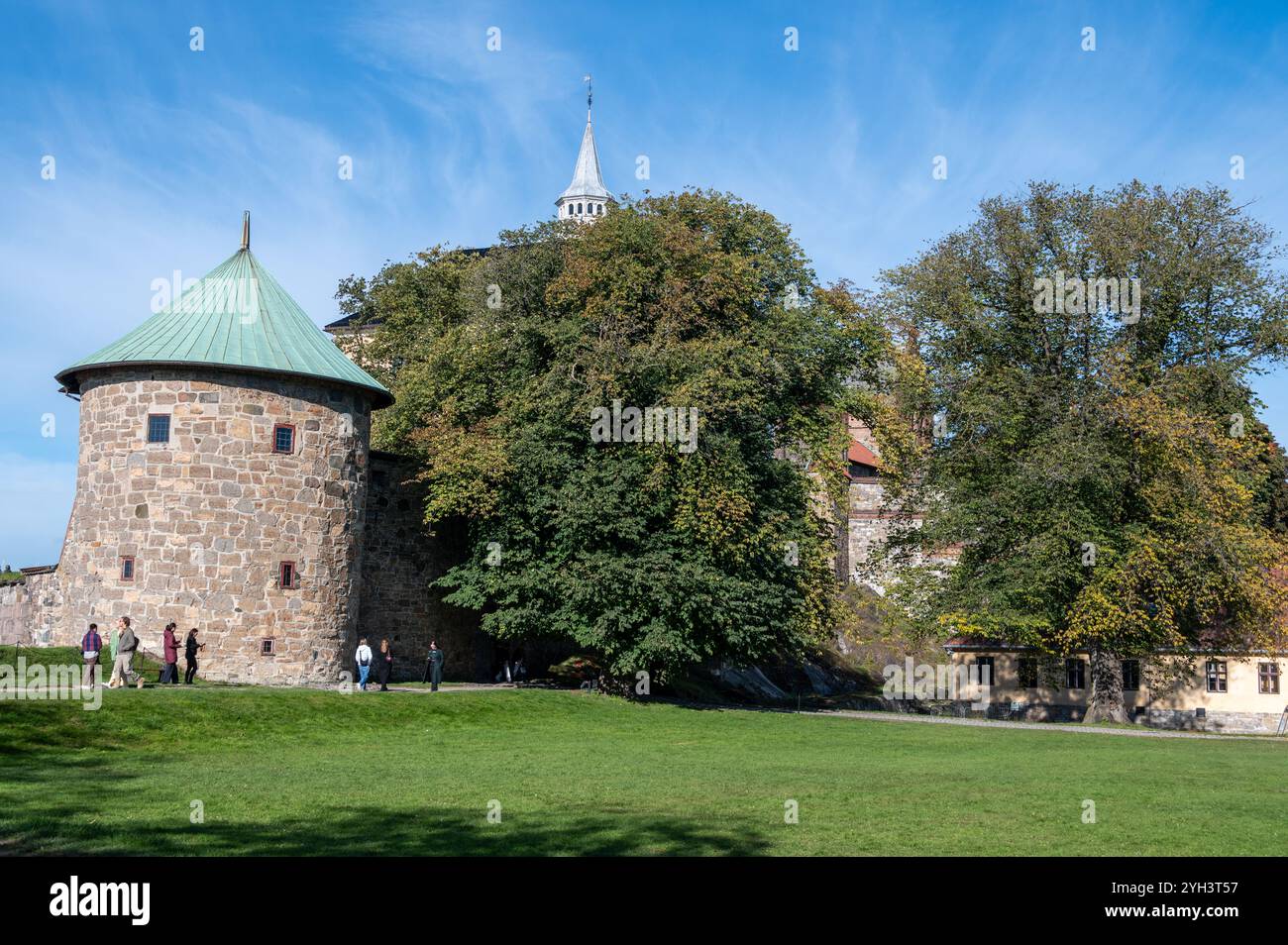 Der kreisförmige Mönchturm auf dem Gelände des 13. Jahrhunderts errichtete die mittelalterliche Akershus-Festung, auch bekannt als Oslo-Burg in Oslo, Norwegen. Die Stockfoto