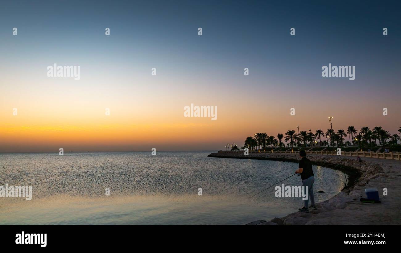 Wunderbarer Blick auf Al khobar Corniche-Saudi-Arabien am Morgen. Wenn Sie auf der Suche nach einem entspannenden Ort sind, um die Natur und die frische Luft in Al Khobar zu genießen, Stockfoto