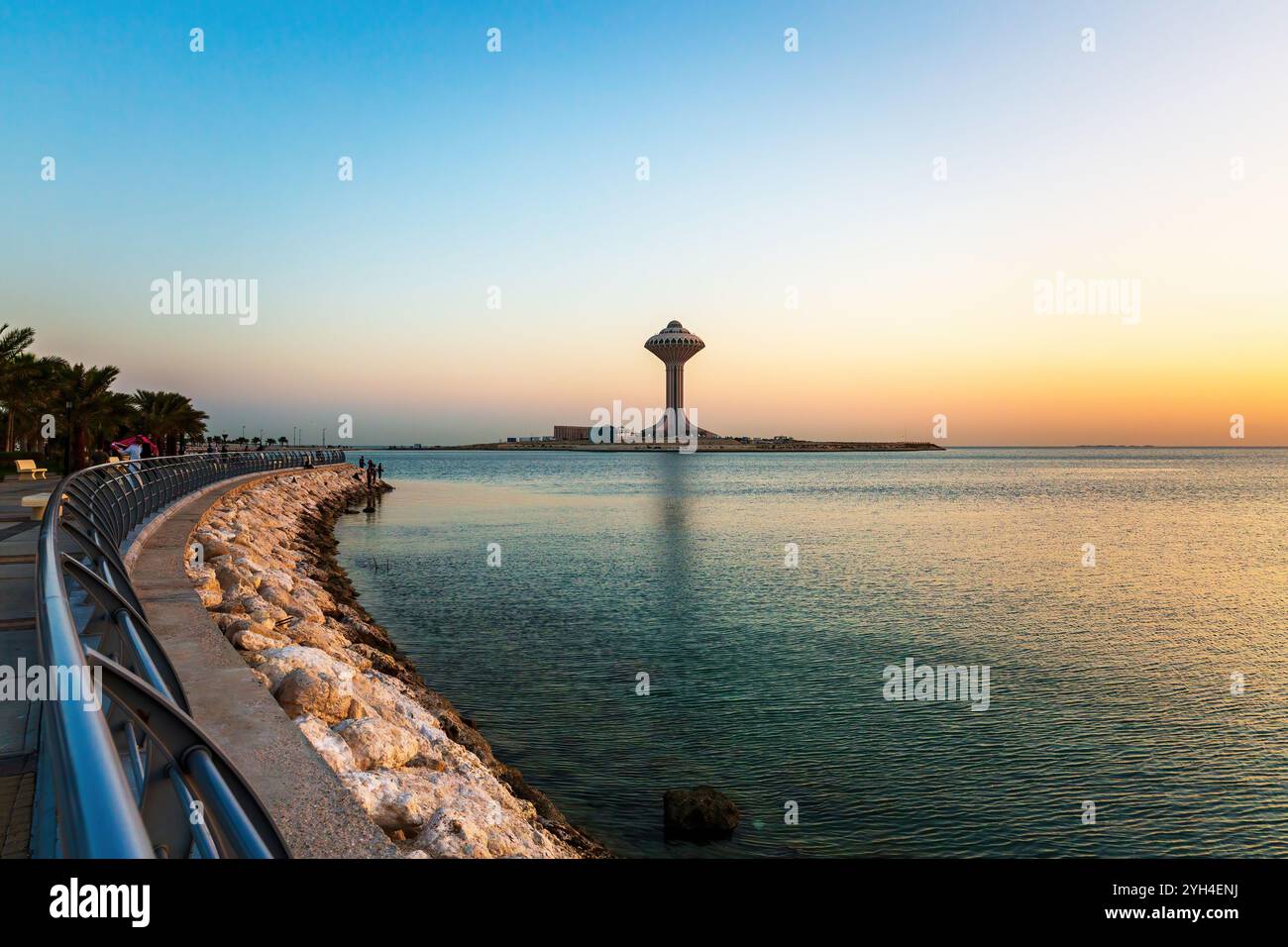 Wunderbarer Blick auf Al khobar Corniche-Saudi-Arabien am Morgen. Wenn Sie auf der Suche nach einem entspannenden Ort sind, um die Natur und die frische Luft in Al Khobar zu genießen, Stockfoto