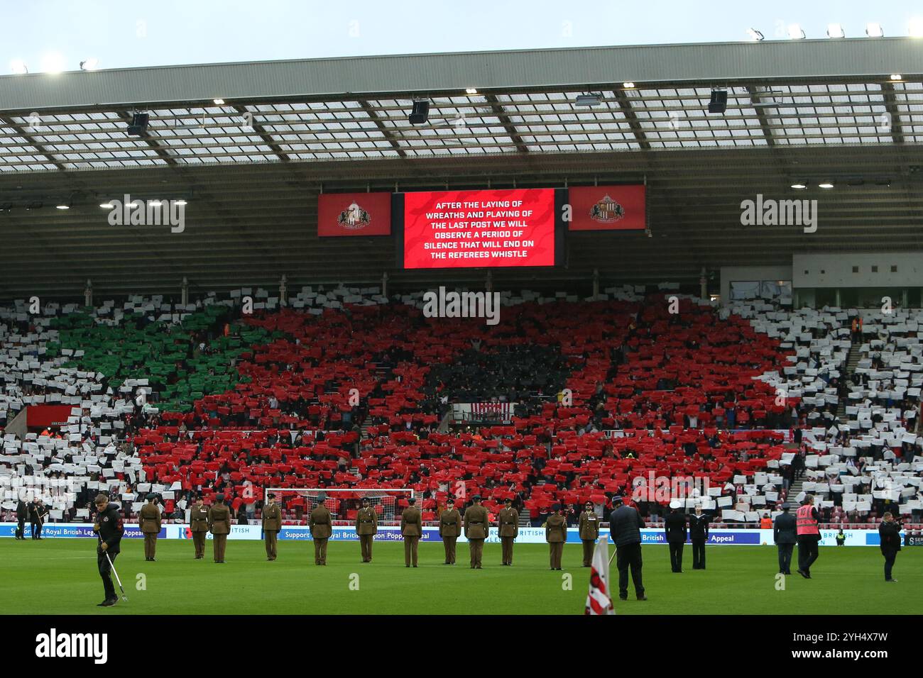 Stadion of Light, Sunderland am Samstag, den 9. November 2024. Eine Poppy-Show während des Sky Bet Championship-Spiels zwischen Sunderland und Coventry City im Stadium of Light, Sunderland am Samstag, den 9. November 2024. (Foto: Michael Driver | MI News) Credit: MI News & Sport /Alamy Live News Stockfoto