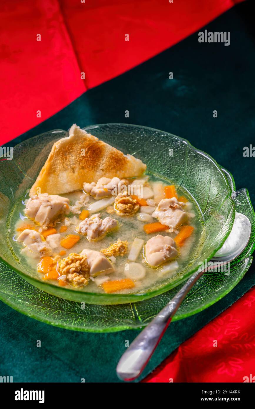 Traditionelle Weihnachtsgerichte in der Tschechischen Republik - Fischsuppe Stockfoto