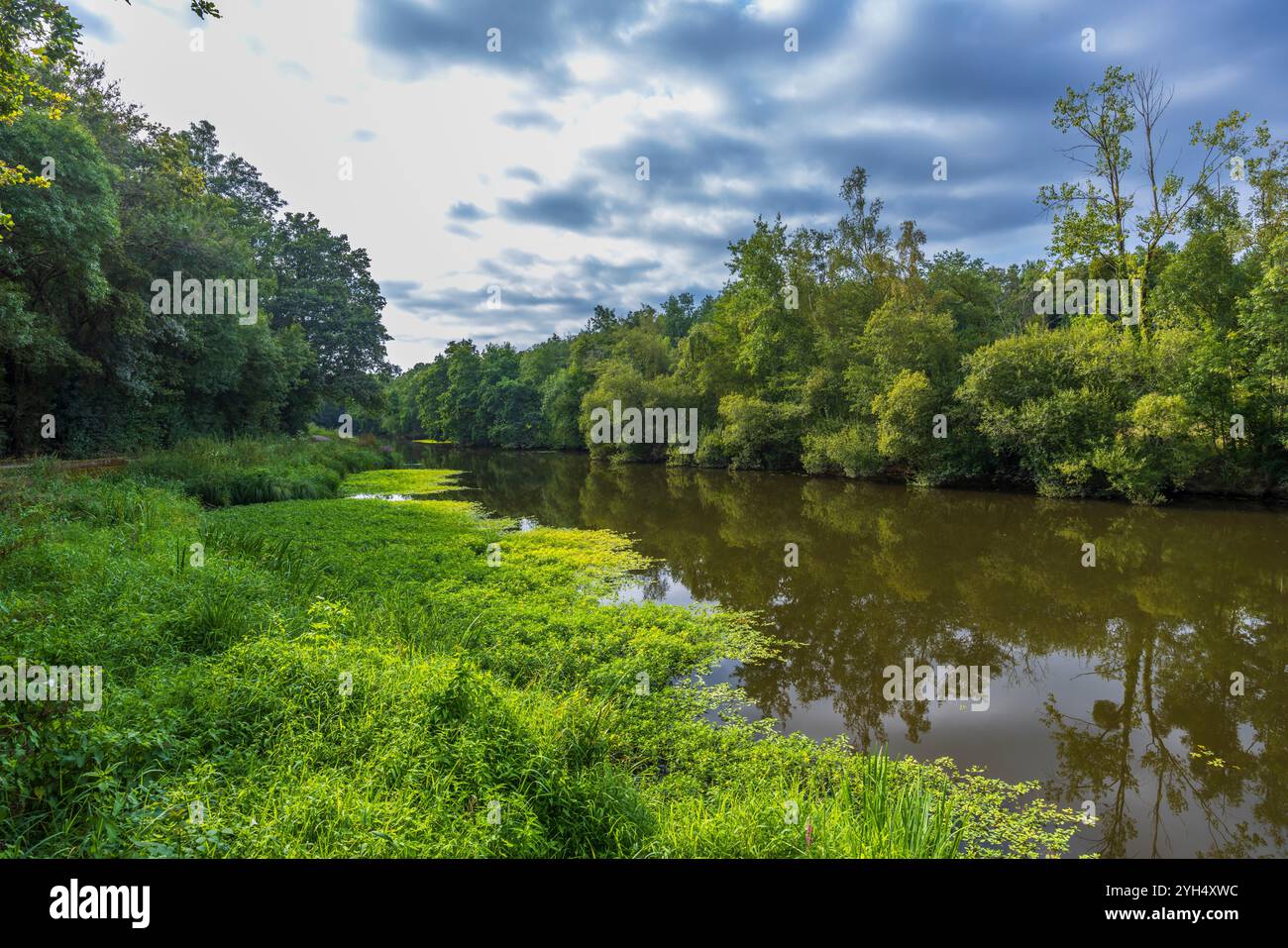 ISAC-Fluss, Nantes-Brest-Kanal bei Guenrouet, Loire-Atlantique, Frankreich Stockfoto