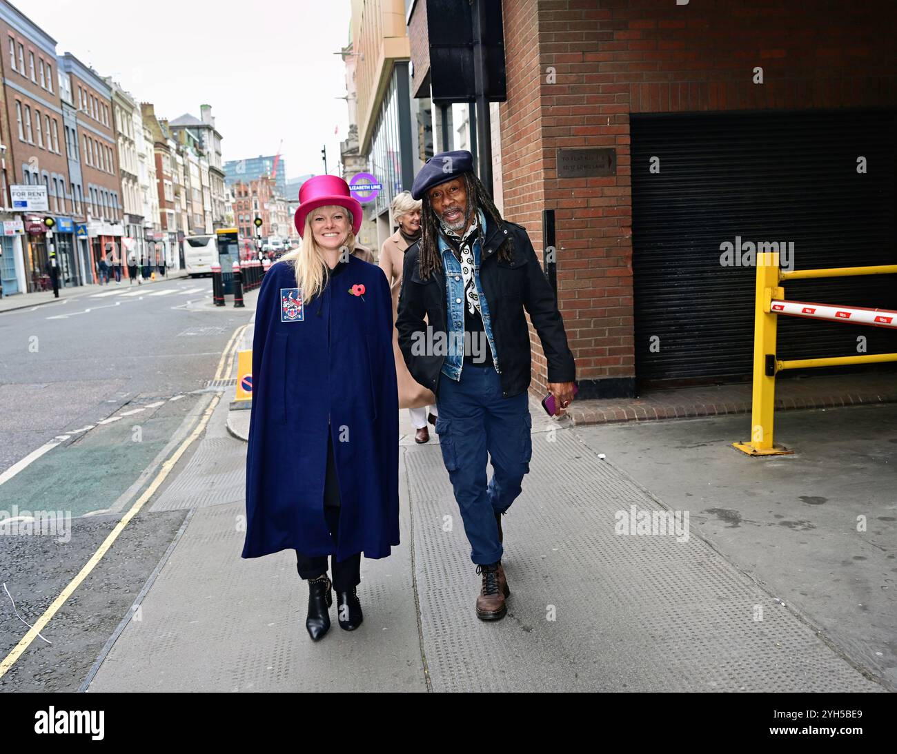 LONDON, GROSSBRITANNIEN. November 2024. Emma Heal MD und Danny Clarke besuchen die Worshipful Company of Feltmakers, Zunft zur Waag und die ZURICH City Police Band nehmen 2024 an der Lord Mayor's Show Parade in London Teil. (Foto von 李世惠/siehe Li/Picture Capital) Credit: Siehe Li/Picture Capital/Alamy Live News Stockfoto