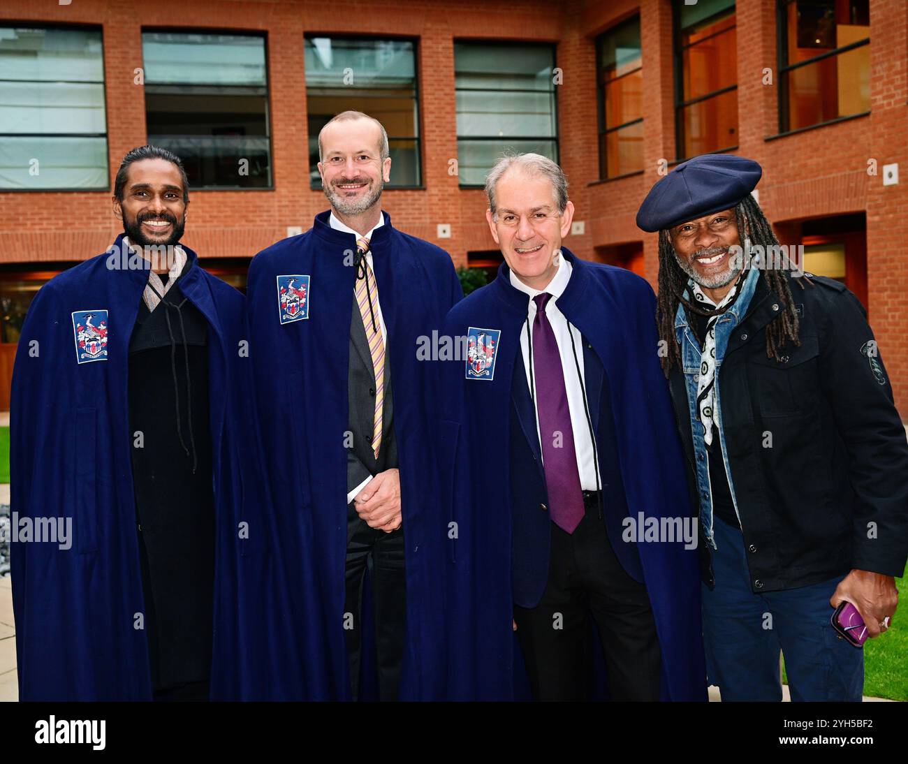 LONDON, GROSSBRITANNIEN. November 2024. R to L Danny Clarke, Simon Wood von der Worshipful Company of Feltmakers, Zunft zur Waag und die ZURICH City Police Band nehmen 2024 an der Lord Mayor's Show Parade in London Teil. (Foto von 李世惠/siehe Li/Picture Capital) Credit: Siehe Li/Picture Capital/Alamy Live News Stockfoto