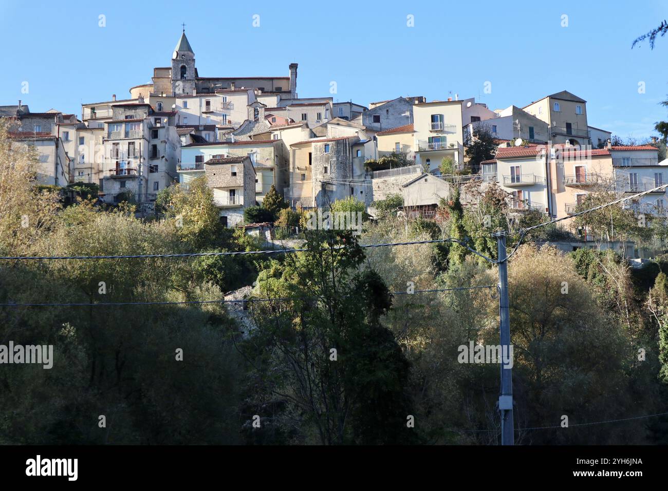 Carpinone - Il borgo da Via Fiume Stockfoto