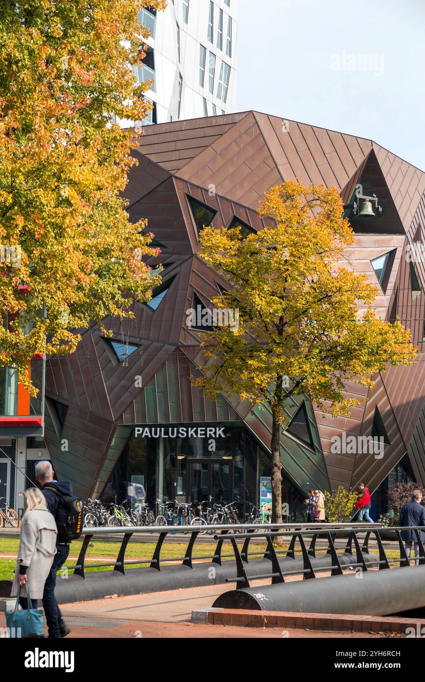 Rotterdam, NL - 10. Oktober 2021: Pauluskerk ist ein futuristisches Kirchengebäude, entworfen vom englischen Architekten will Alsop am Mauritsweg im Zentrum Stockfoto