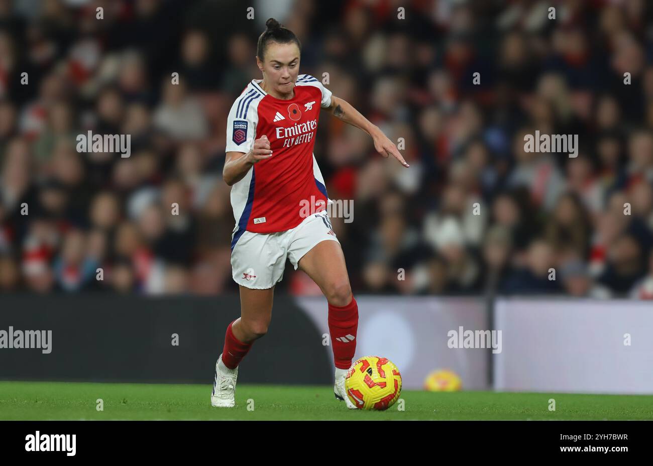 Arsenals Caitlin Foord beim Barclays FA Women's Super League Spiel zwischen Arsenal und Brighton und Hove Albion im Emirates Stadium, London am Freitag, den 8. November 2024. (Foto: Jade Cahalan | MI News) Stockfoto