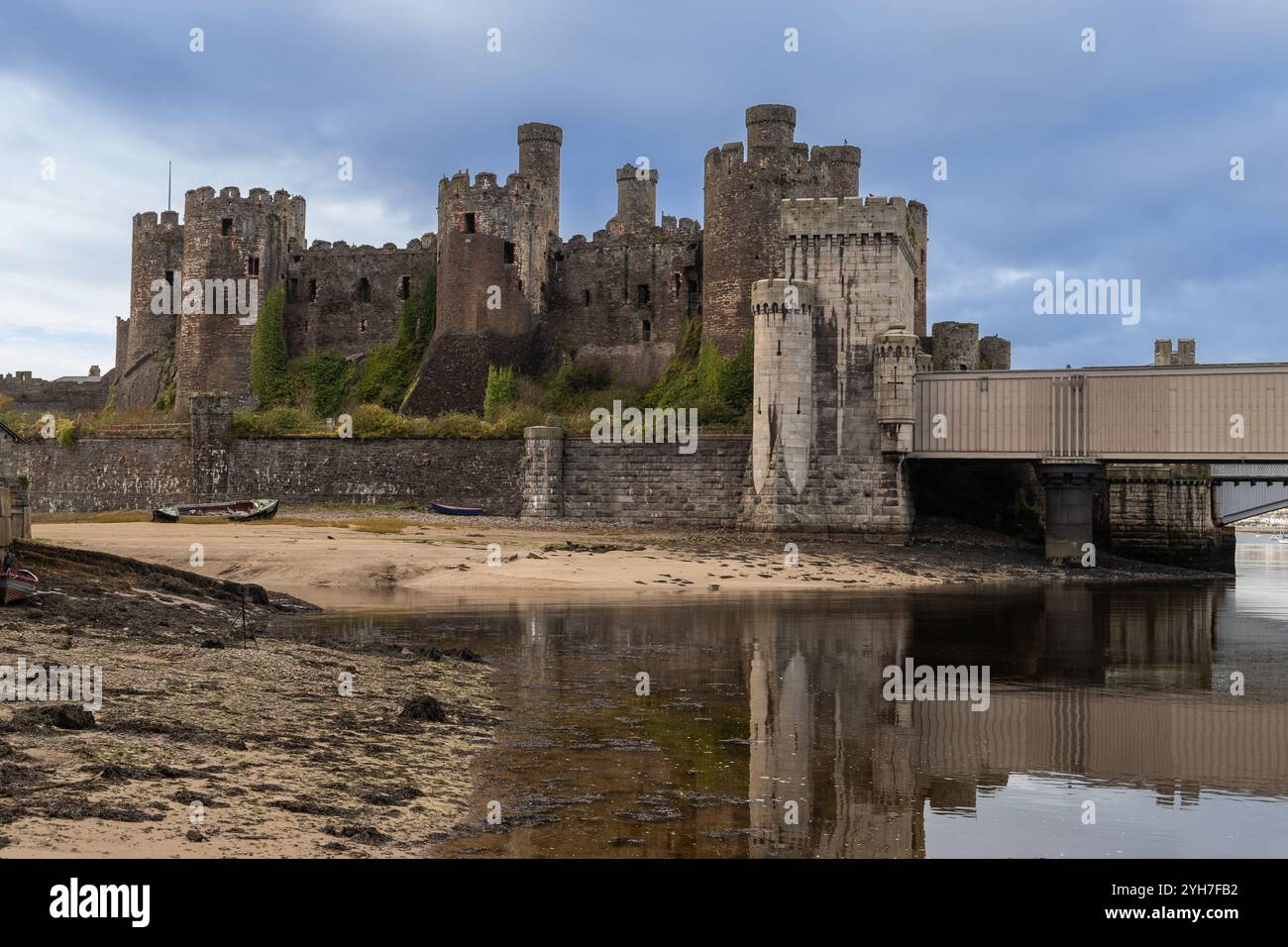 Conwy Castle von hinten oder Südosten, aufgenommen am 26. Oktober 2024. Stockfoto