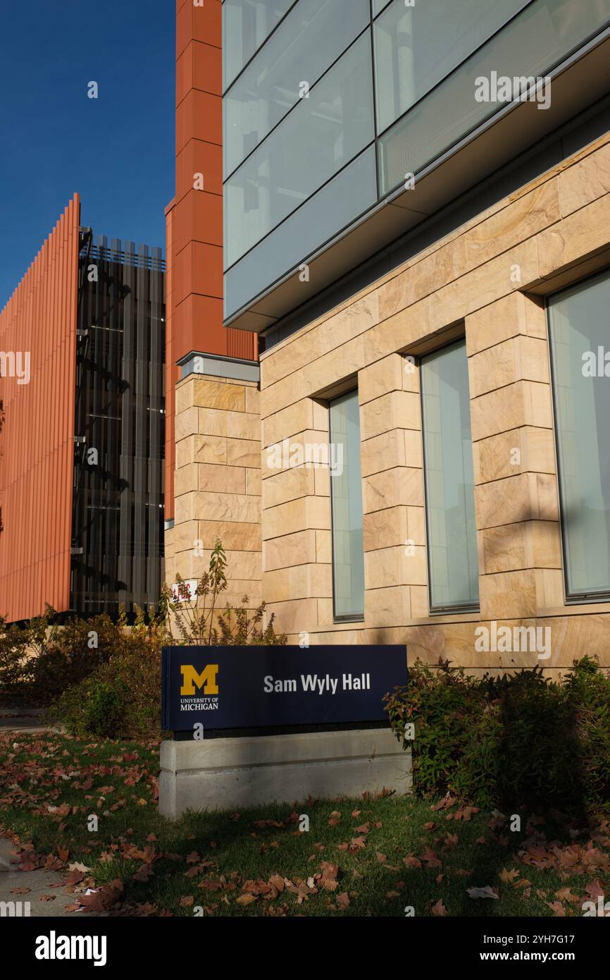 Sam Wyly Hall an der Stephen M Ross School of Business auf dem Campus der University of Michigan, Ann Arbor Michigan USA Stockfoto