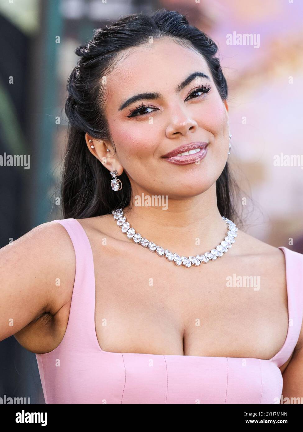 Los Angeles, Usa. November 2024. LOS ANGELES, KALIFORNIEN, USA – 9. NOVEMBER: Adelaine Morin kommt am 9. NOVEMBER 2024 zur Premiere von Universal Pictures 'Wicked' im Dorothy Chandler Pavilion im Music Center in Los Angeles, Kalifornien, USA. (Foto: Xavier Collin/Image Press Agency) Credit: Image Press Agency/Alamy Live News Stockfoto