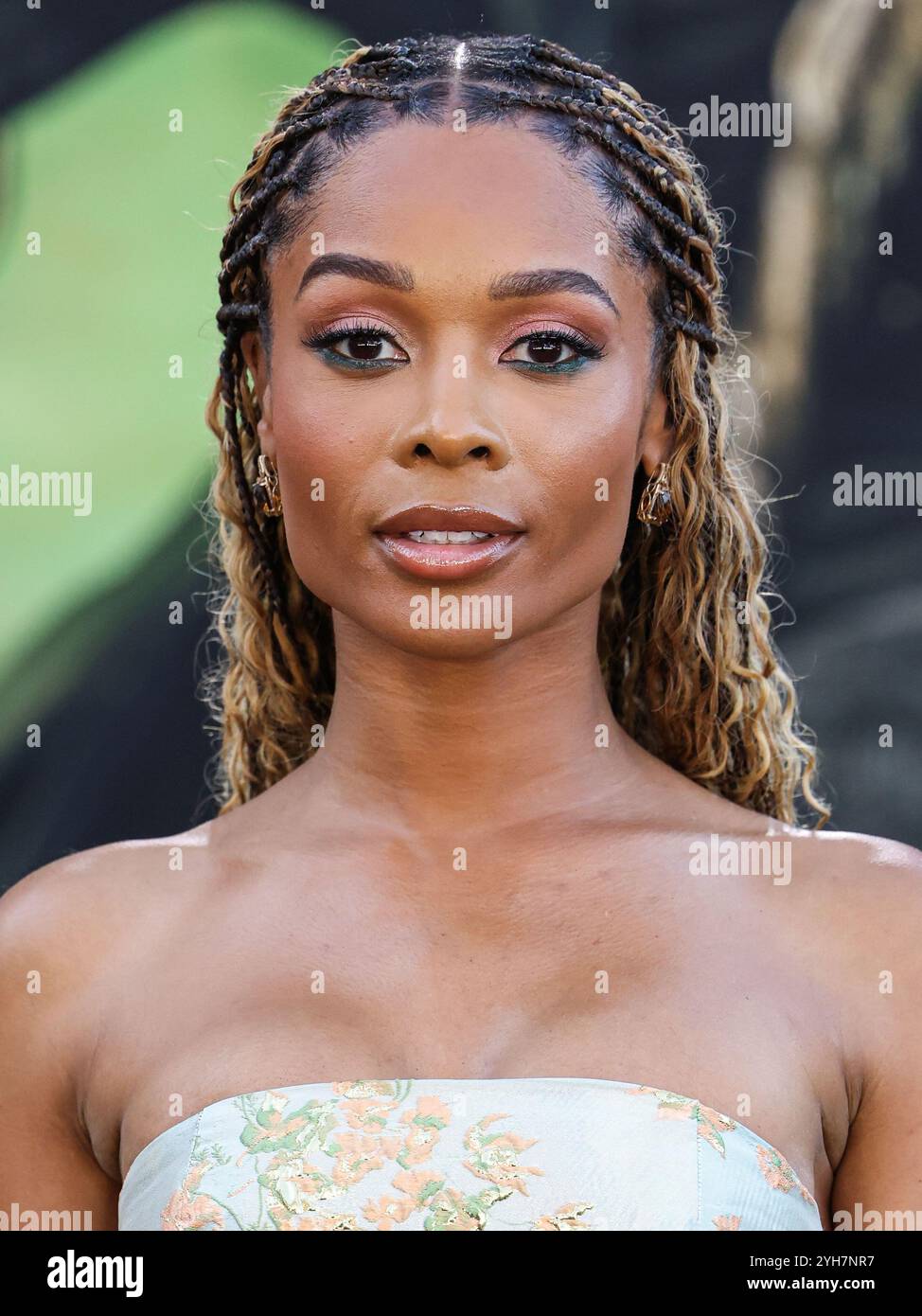 LOS ANGELES, KALIFORNIEN, USA – 09. NOVEMBER: Zuri Hall kommt am 9. NOVEMBER 2024 zur Los Angeles Premiere von Universal Pictures 'Wicked' im Dorothy Chandler Pavilion im Music Center in Los Angeles, Kalifornien, USA. (Foto: Xavier Collin/Image Press Agency) Stockfoto