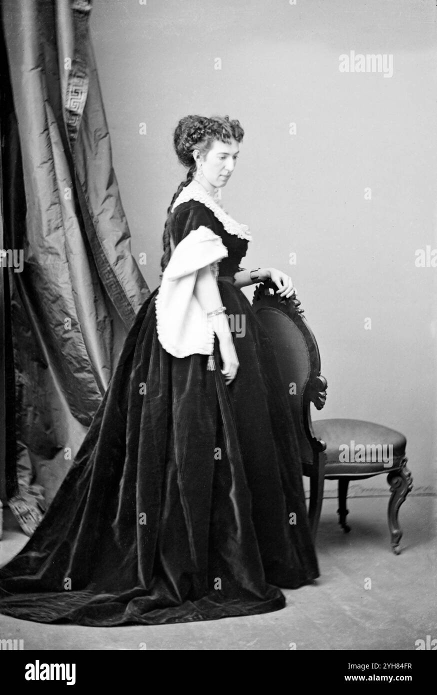 Belle Boyd. Um 1865. Erstellt von mathew Brady Studio. Belle Boyd war einer der berühmtesten Spione der Konföderierten während des Amerikanischen Bürgerkriegs. Laut dem Confederate General Stonewall Jackson verhalf ihr die Geheimdienste, den General zu Siegen im Shenandoah Valley Campaign von 1862 zu verhelfen. Die Behörden verdächtigten sie fast von Anfang an, eine Spionin zu sein, und die Gewerkschaft sperrte sie mehrmals ein, aber Boyd war ein Meister der Manipulation. Ihre Fähigkeit, den Rittersinn eines Soldaten auszunutzen und die natürliche Hingabe des viktorianischen Mannes zu „Damen“ wurden legendär und könnten helfen, wh zu erklären Stockfoto