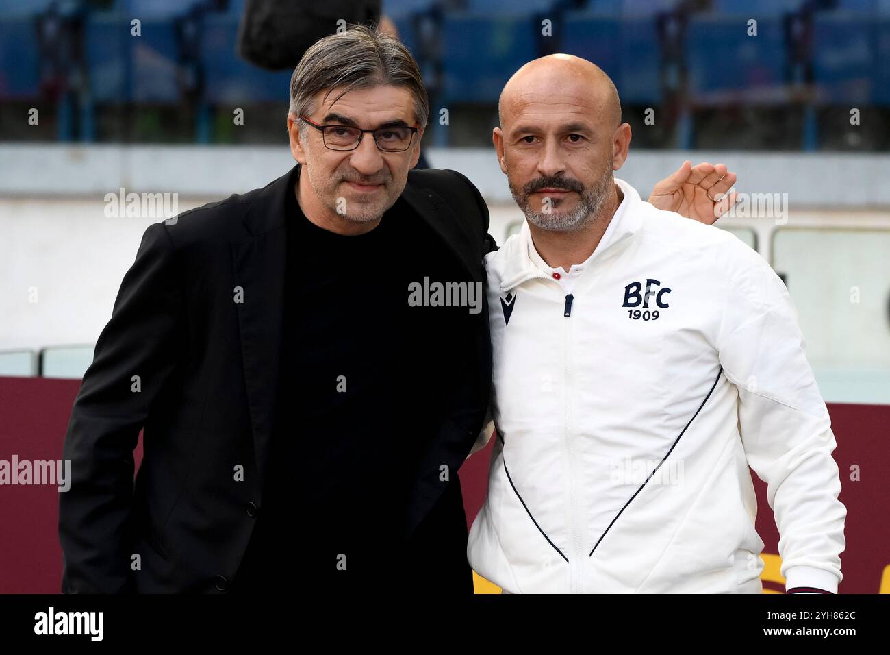 Rom, Italien. November 2024. Ivan Juric Trainer der AS Roma und Vincenzo Italiano, Cheftrainer des FC Bologna, posierten für ein Foto während des Fußballspiels der Serie A zwischen AS Roma und Bologna FC im Olimpico-Stadion in Rom (Italien) am 10. November 2024. Quelle: Insidefoto di andrea staccioli/Alamy Live News Stockfoto