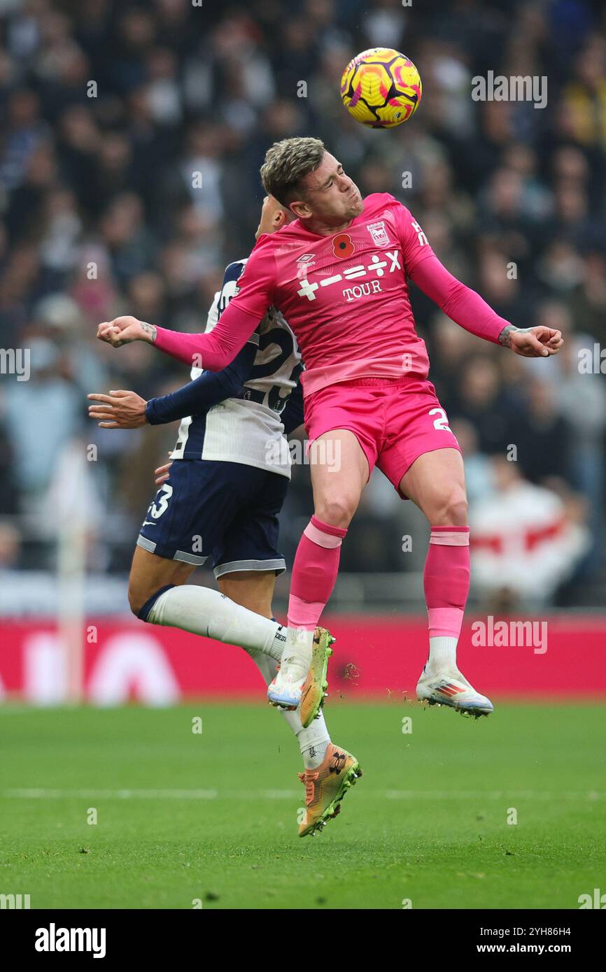 LONDON, Großbritannien - 10. November 2024: Sam Szmodics aus Ipswich Town im Spiel der Premier League zwischen Tottenham Hotspur FC und Ipswich Town FC im Tottenham Hotspur Stadium (Foto: Craig Mercer/ Alamy Live News) Stockfoto