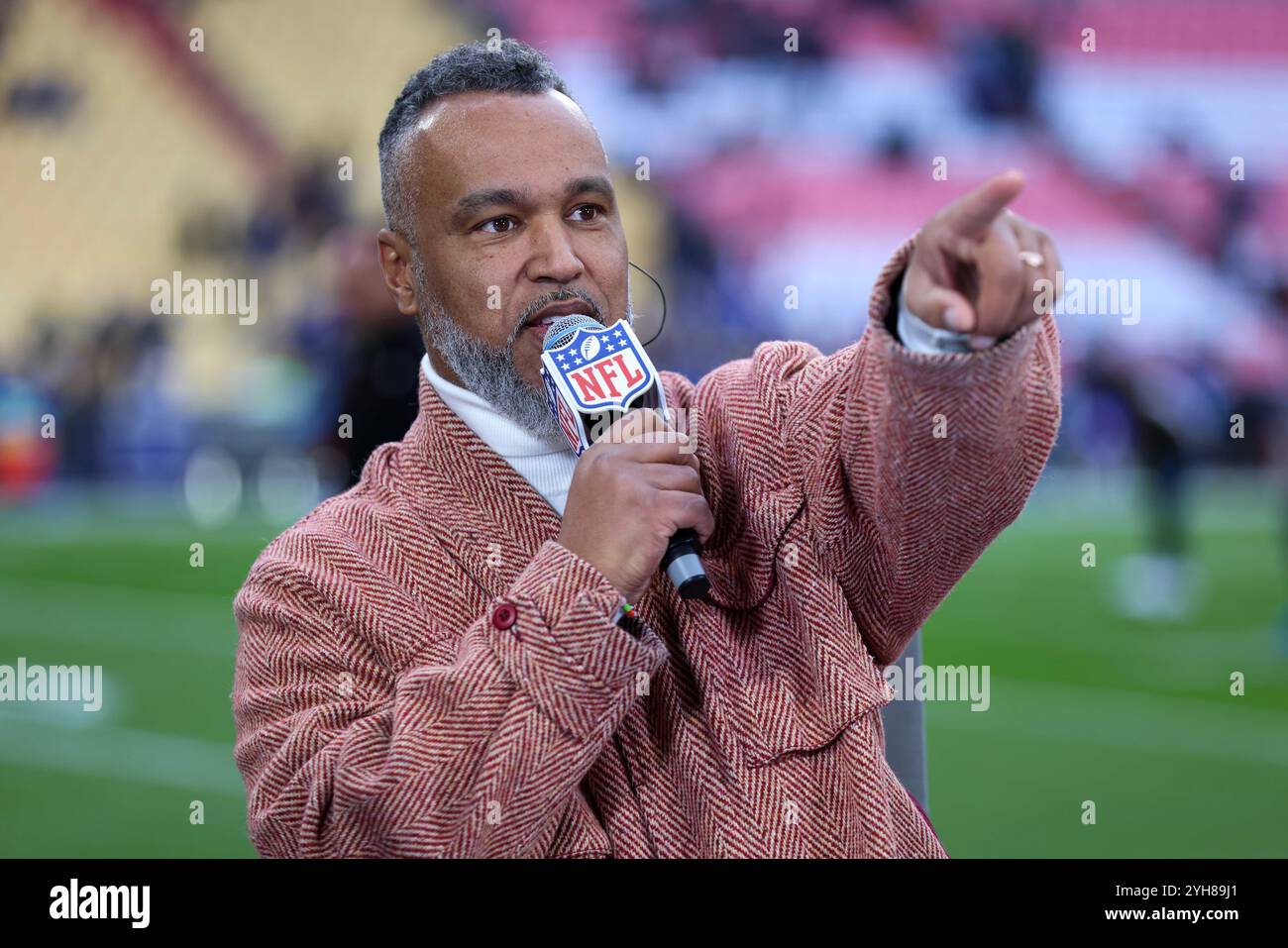 München, Deutschland. November 2024. NFL Munich Game New York Giants - Carolina Panthers am 10.11.2024 in der Allianz Arena in München Patrick Esume Foto: Revierfoto Credit: ddp Media GmbH/Alamy Live News Credit: ddp Media GmbH/Alamy Live News Stockfoto