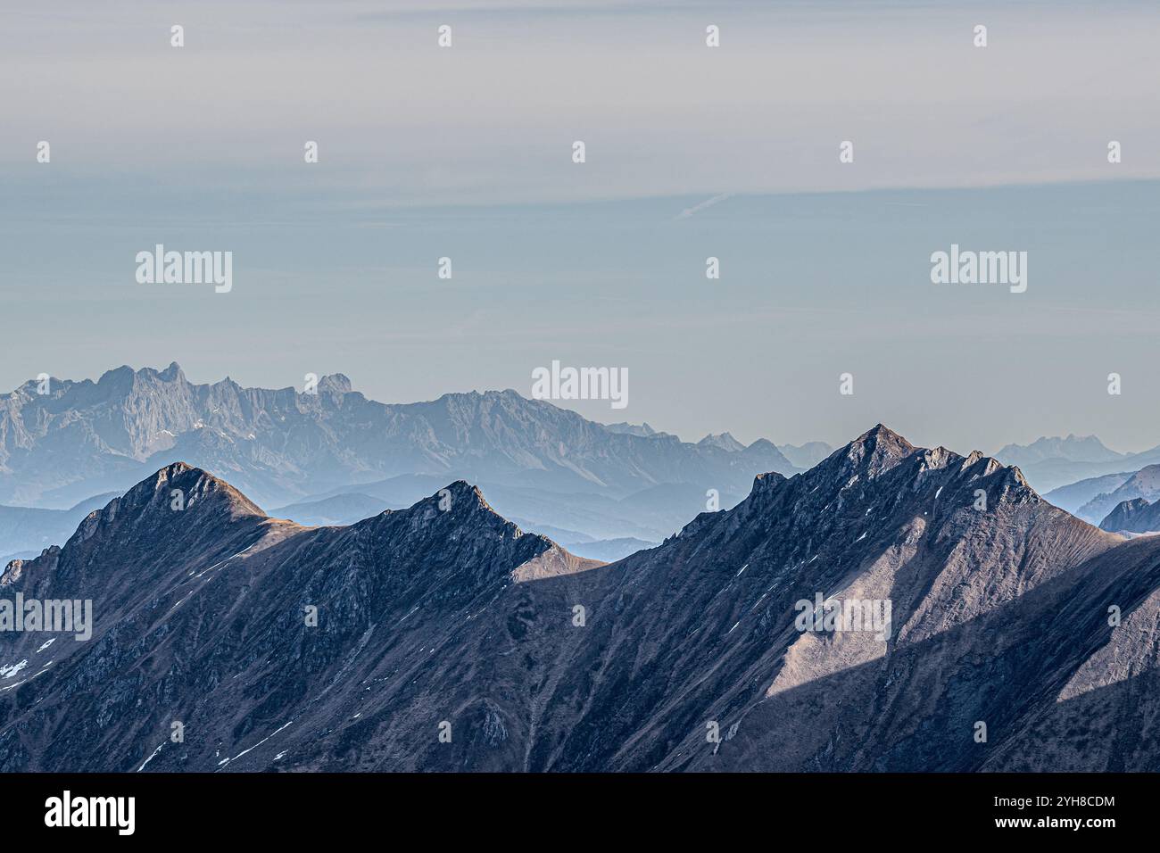 Blick vom Kitzsteinhorn auf die österreichischen alpen im Herbst Stockfoto