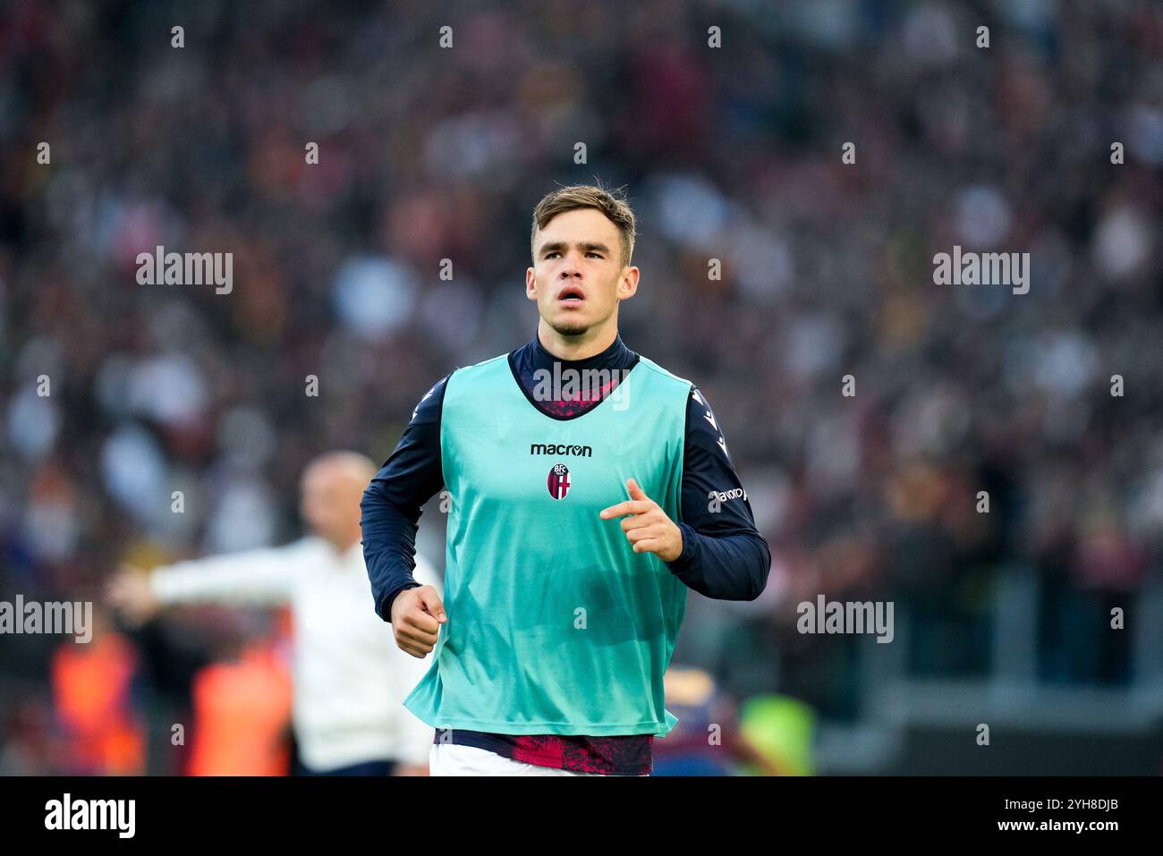Rom, Italien. November 2024. Thijs Dallinga von Bologna FC spielt beim ...