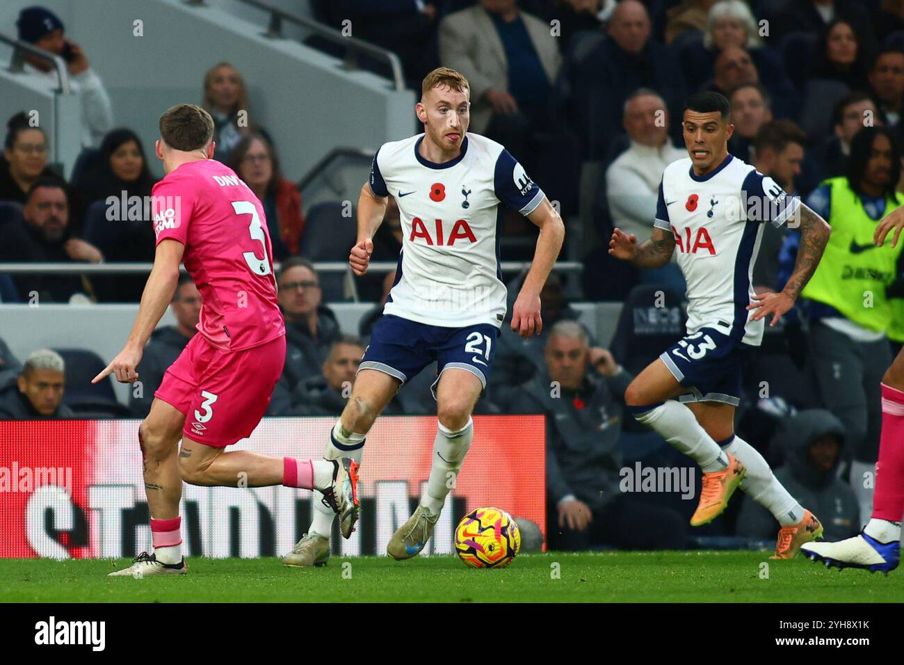 London, Großbritannien. November 2024. London, England, 10. Oktober 2024: Dejan Kulusevski (21 Tottenham Hotspur) während des Premier League Spiels zwischen Tottenham Hotspur und Ipswich Town im Tottenham Hotspur Stadium in London (Alexander Canillas/SPP) Credit: SPP Sport Press Photo. /Alamy Live News Stockfoto