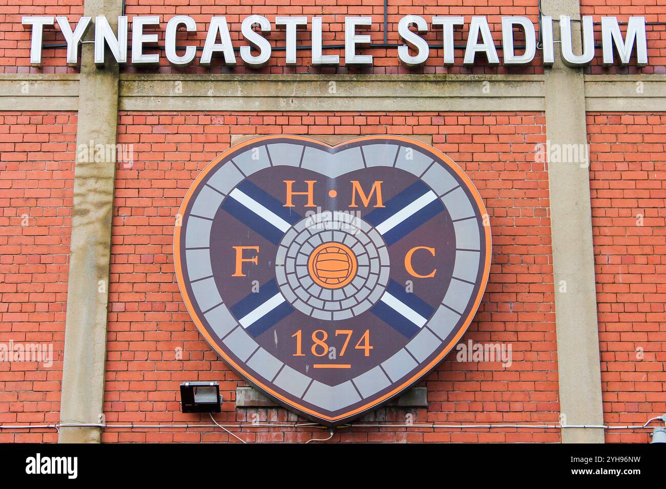 Edinburgh, Schottland. Eintritt zum Tynecastle Park, einem Fußballstadion des Scottish Professional Football League Clubs Heart of Midlothian Stockfoto